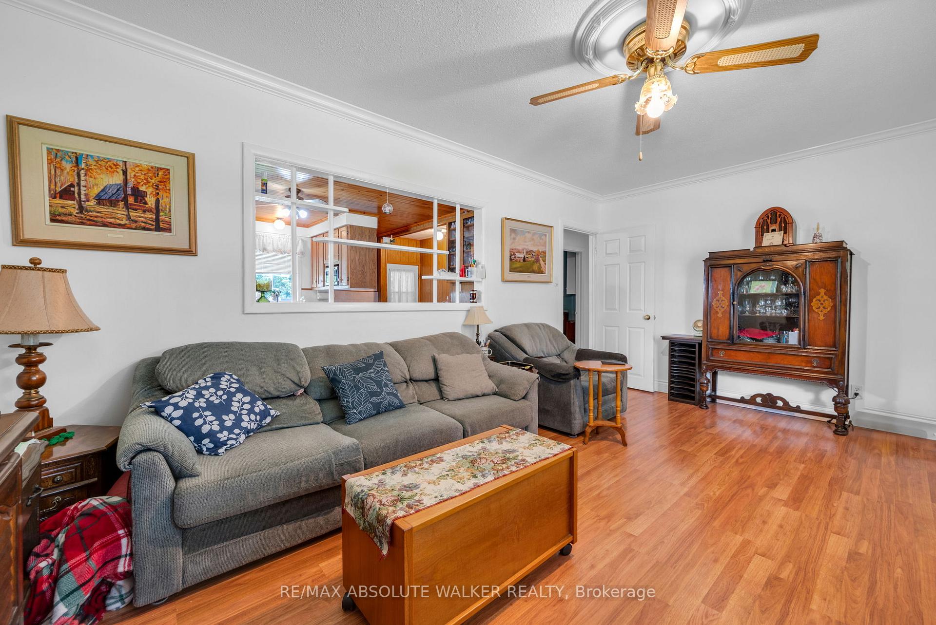 Photo 4 of 1121 Cholette Crescent, Ottawa, Convent Glen South — HOMEH