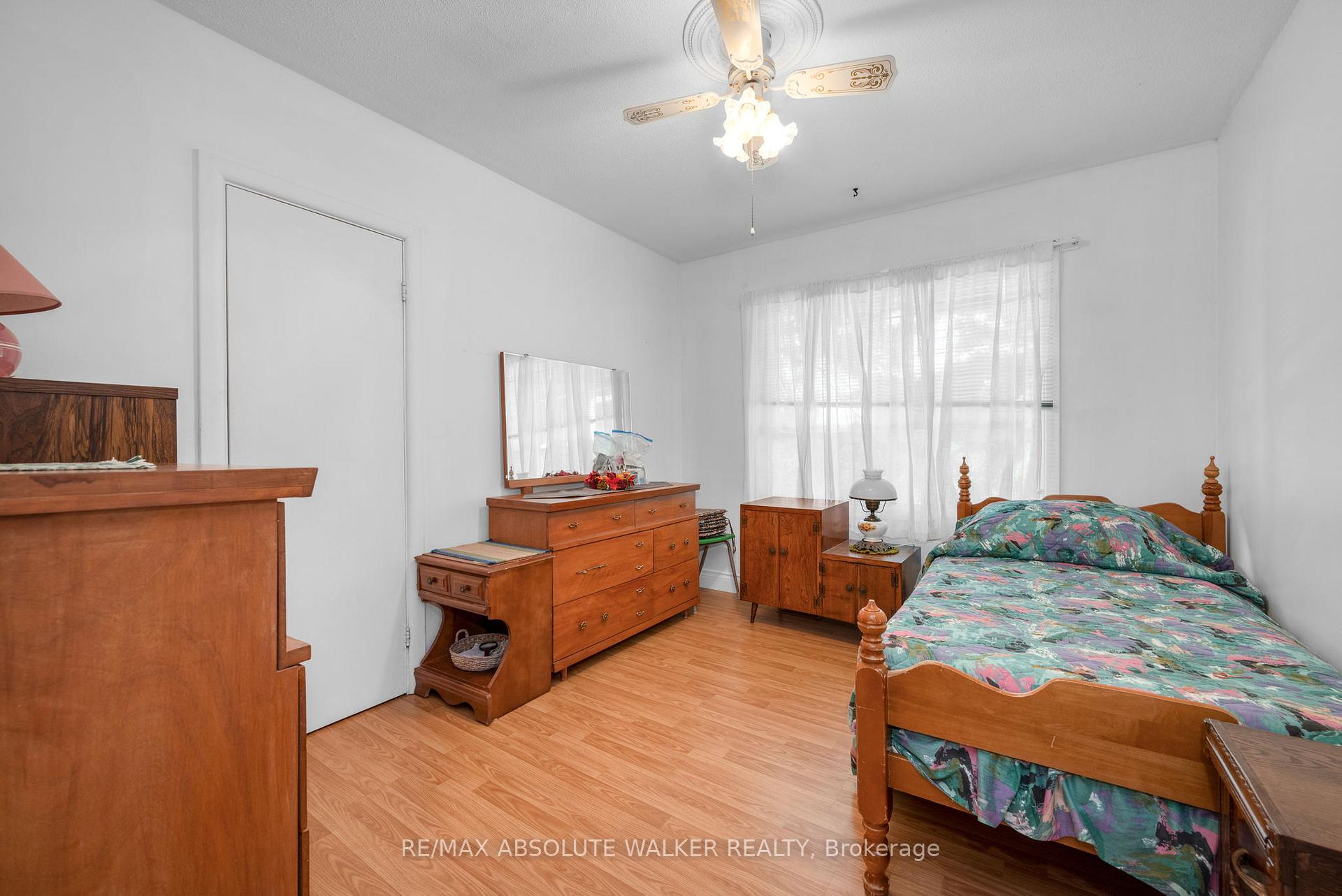 Photo 10 of 1121 Cholette Crescent, Ottawa, Convent Glen South — HOMEH