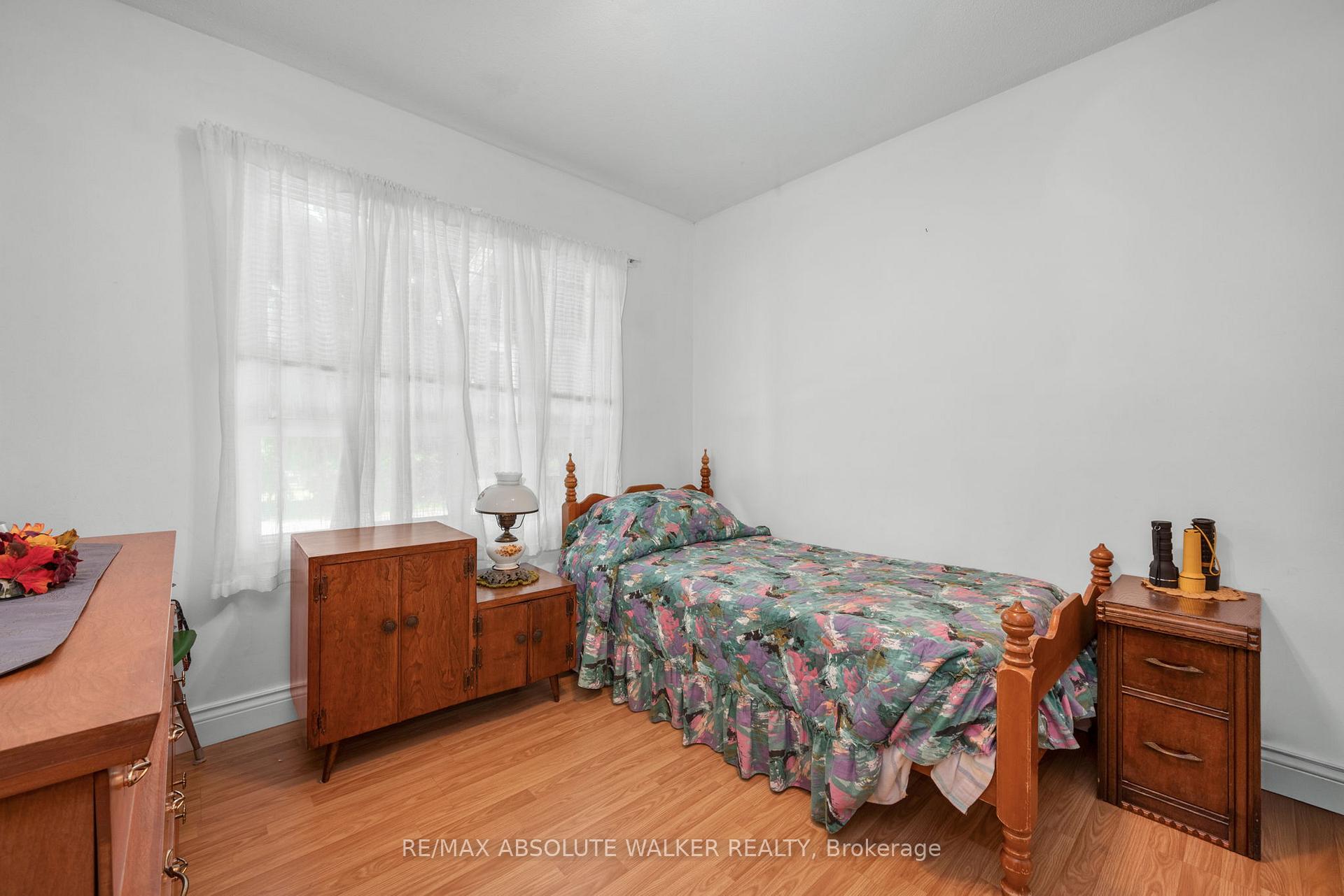 Photo 11 of 1121 Cholette Crescent, Ottawa, Convent Glen South — HOMEH