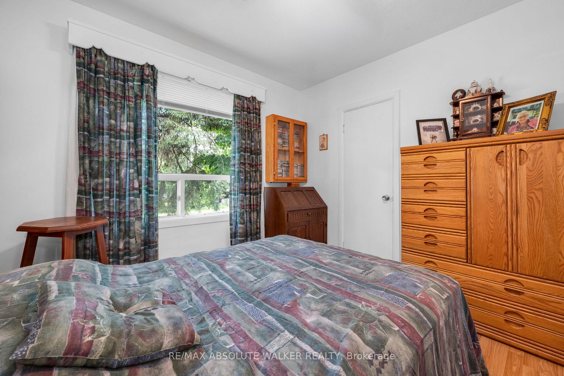 Photo 13 of 1121 Cholette Crescent, Ottawa, Convent Glen South — HOMEH