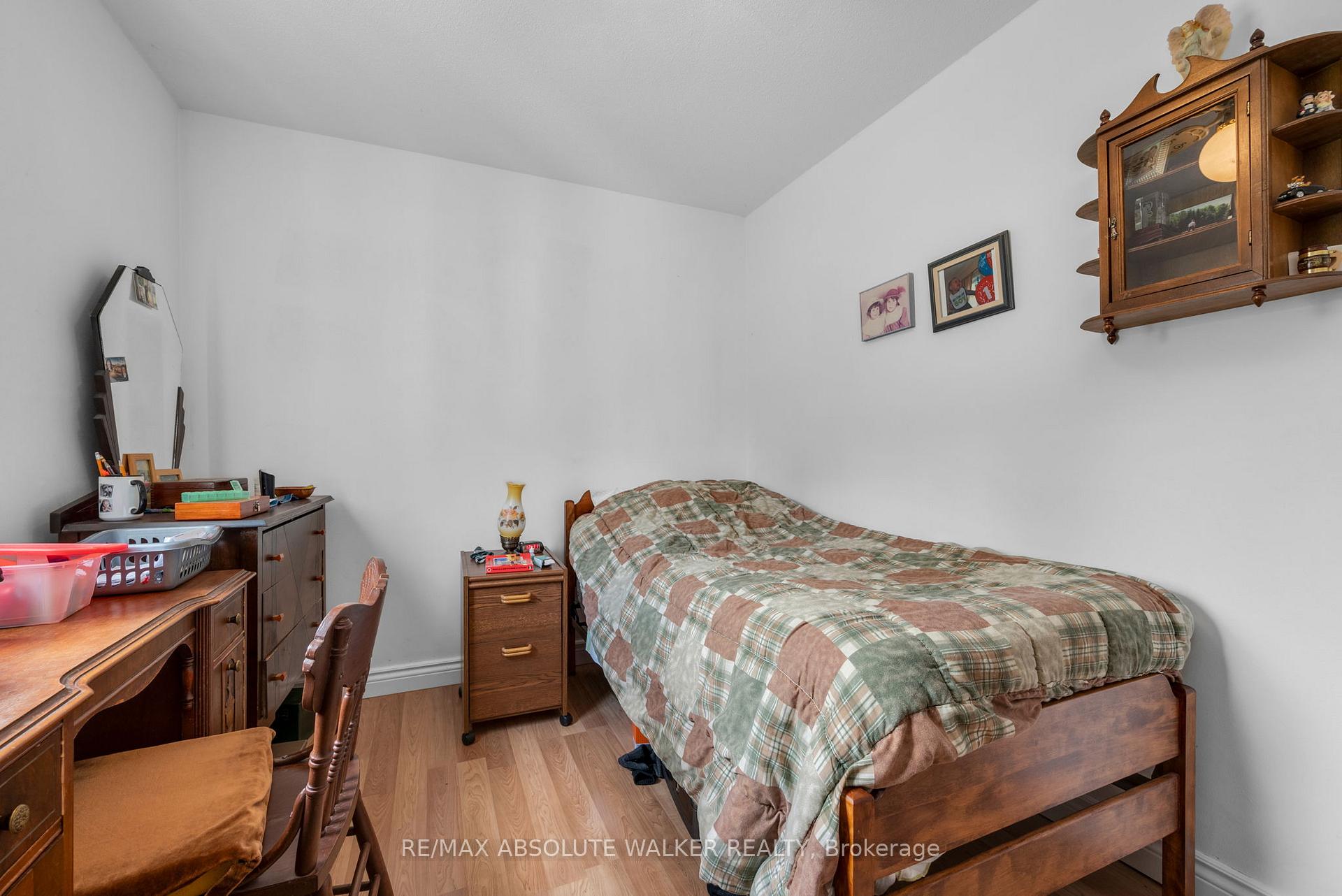 Photo 17 of 1121 Cholette Crescent, Ottawa, Convent Glen South — HOMEH