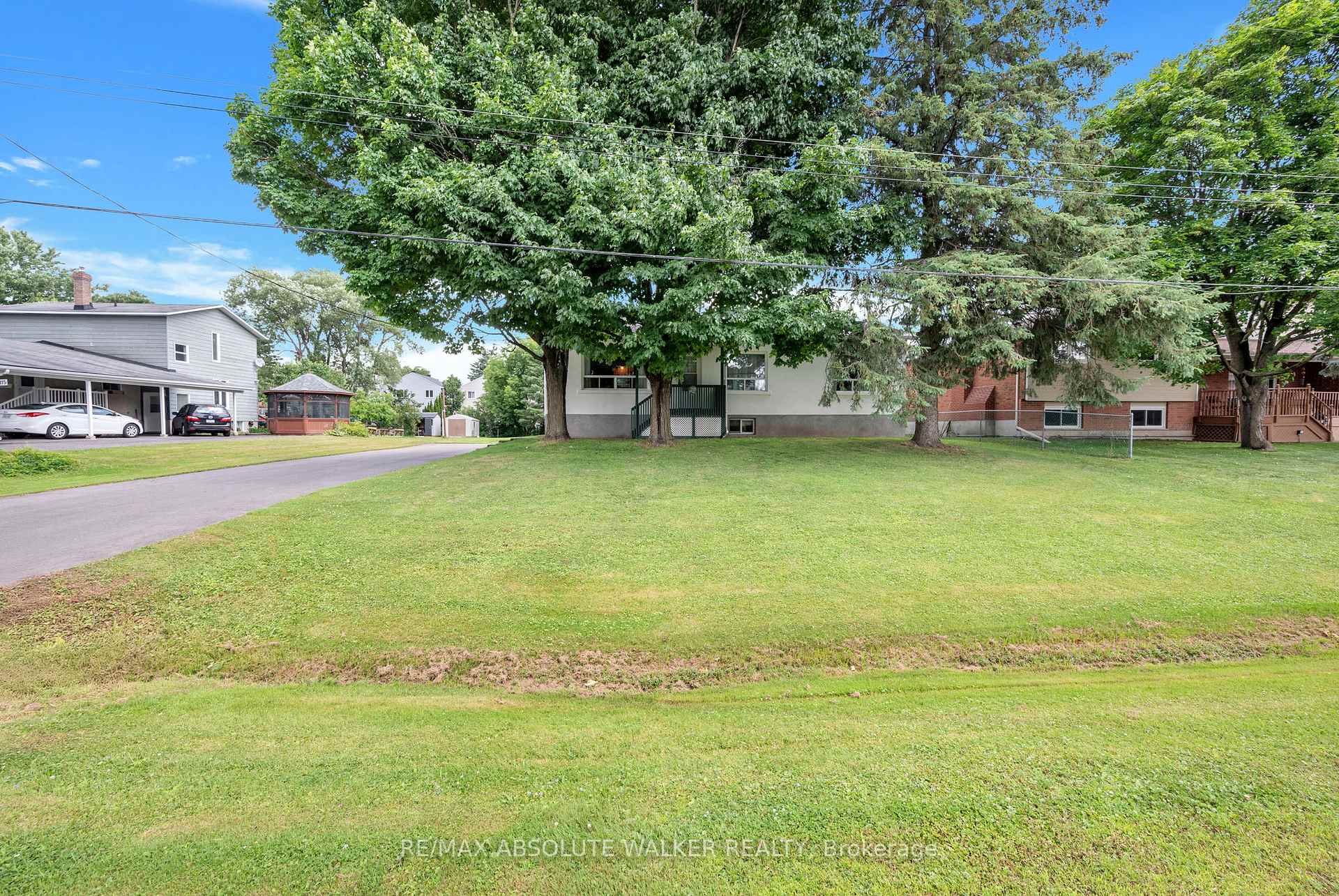 Photo 30 of 1121 Cholette Crescent, Ottawa, Convent Glen South — HOMEH