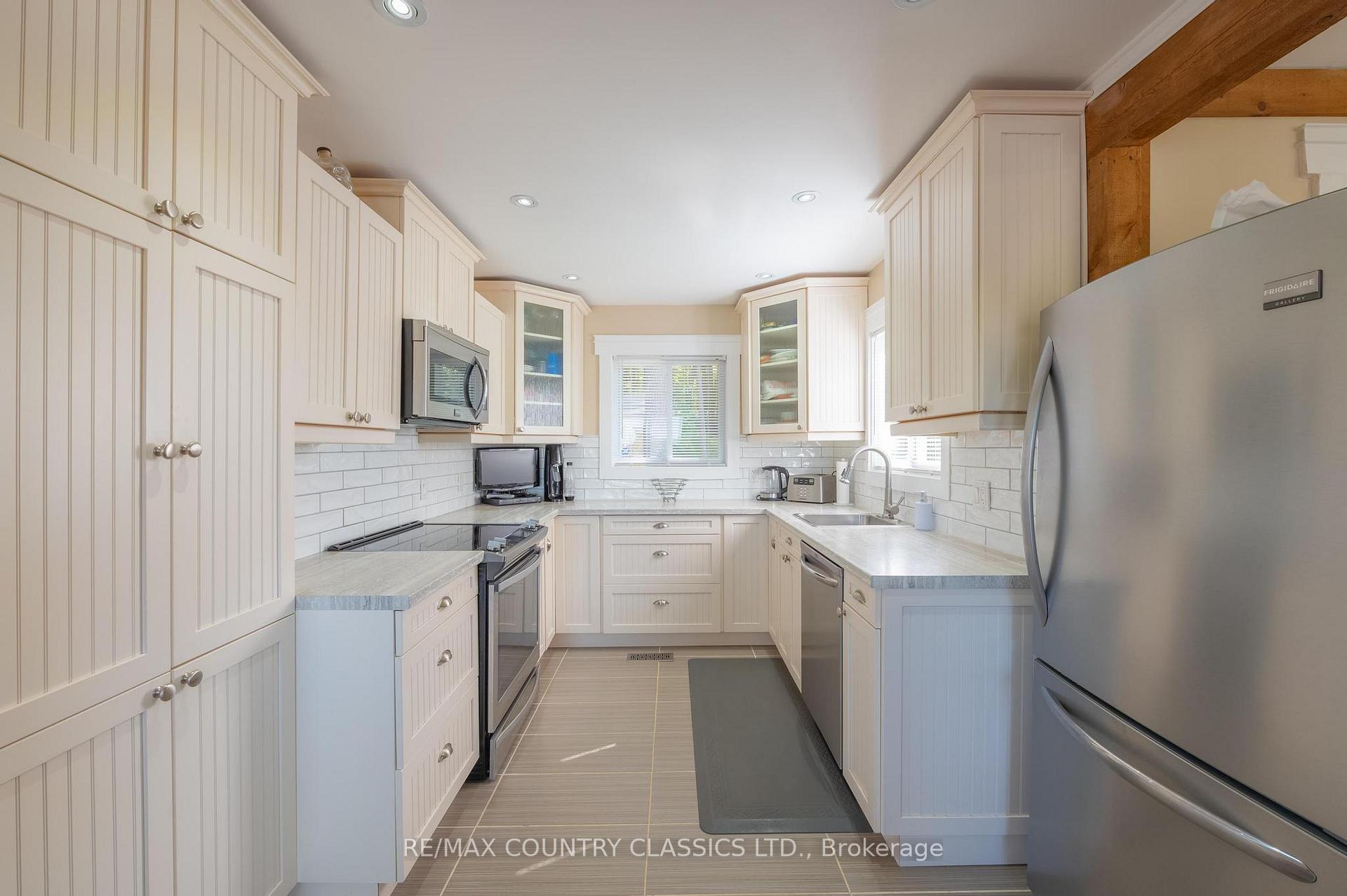 Photo 24 of 390 Walkes Road, North Kawartha — HOMEH
