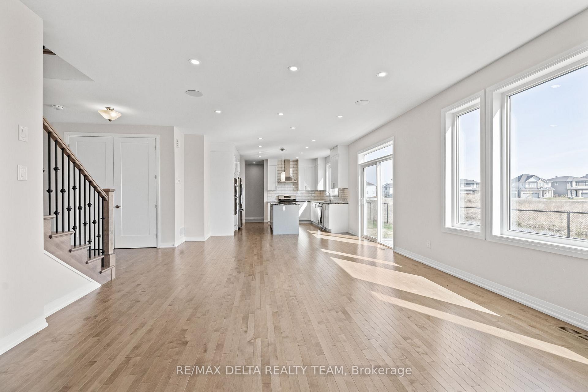 Photo 7 of 832 Mercier Crescent, Ottawa, Chapel Hill South - Orleans Village — HOMEH