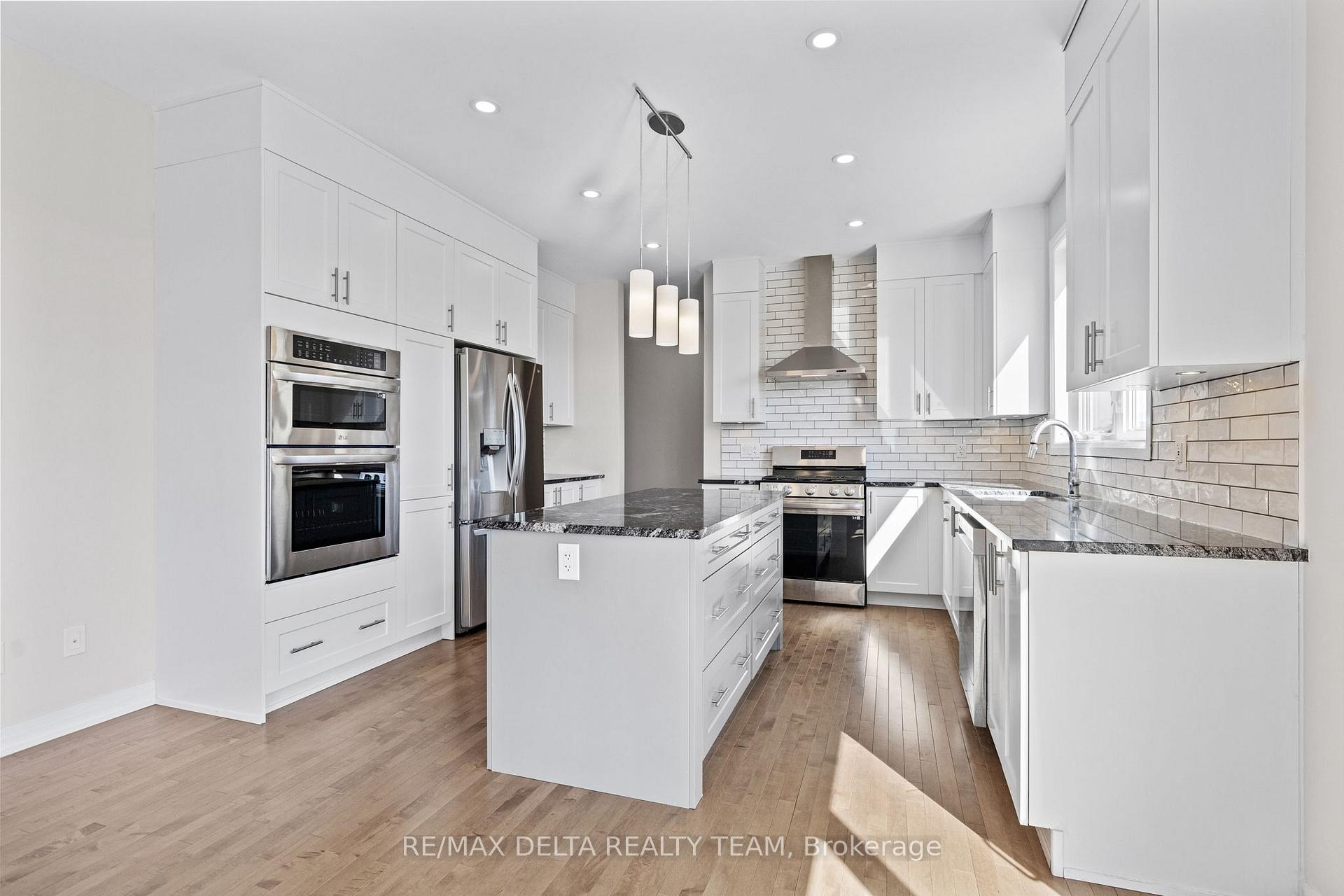 Photo 10 of 832 Mercier Crescent, Ottawa, Chapel Hill South - Orleans Village — HOMEH