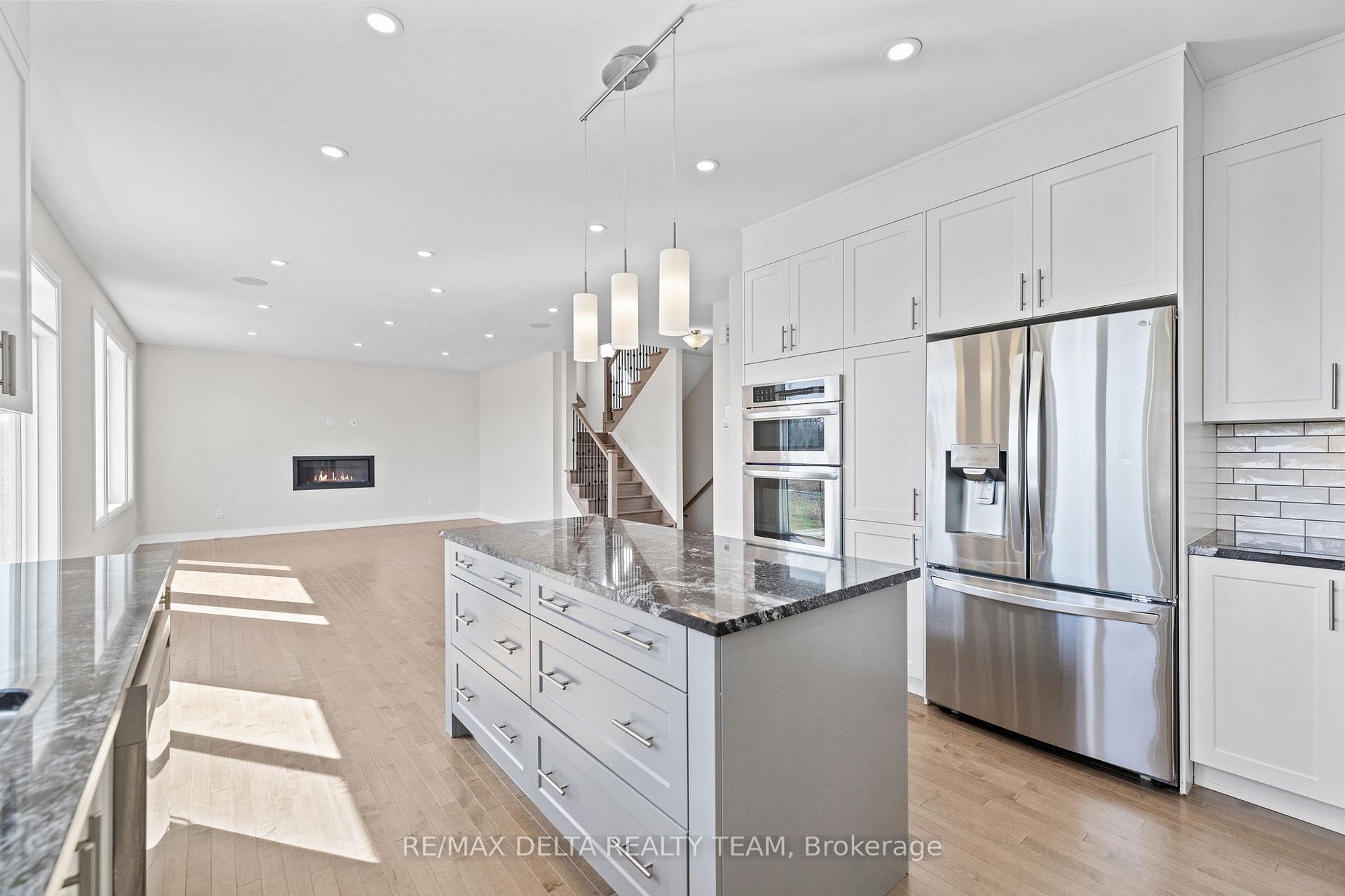 Photo 14 of 832 Mercier Crescent, Ottawa, Chapel Hill South - Orleans Village — HOMEH