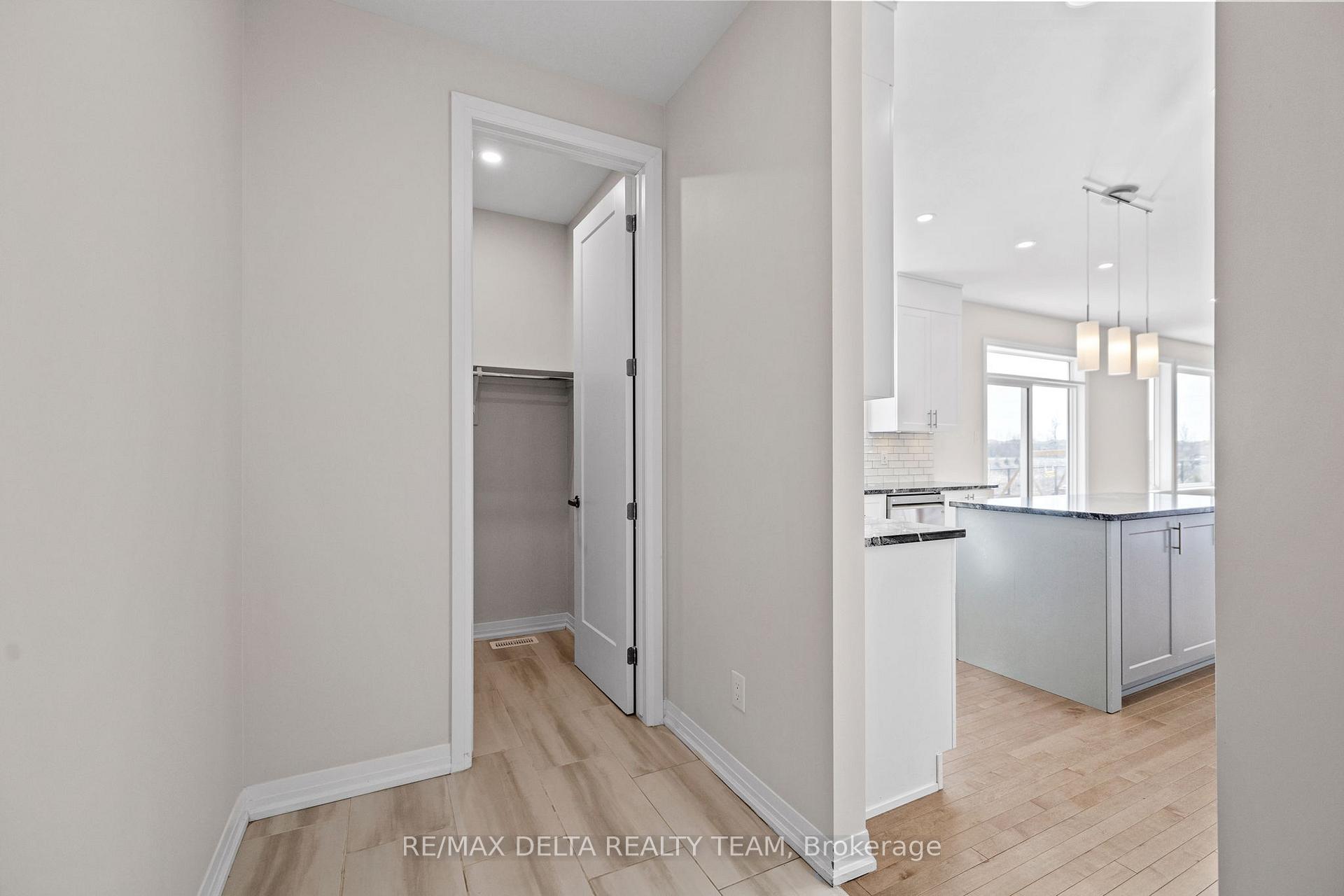 Photo 17 of 832 Mercier Crescent, Ottawa, Chapel Hill South - Orleans Village — HOMEH