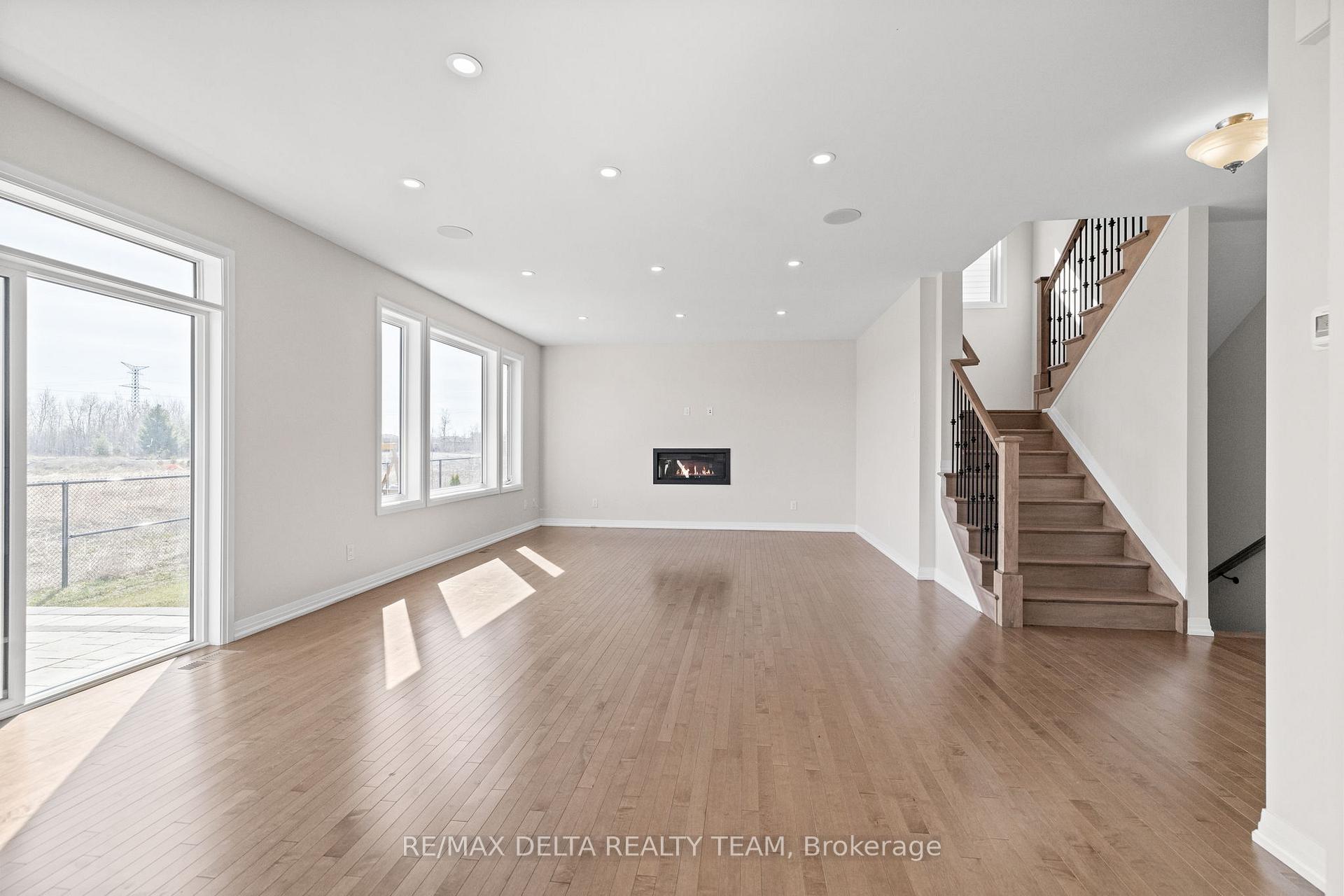 Photo 19 of 832 Mercier Crescent, Ottawa, Chapel Hill South - Orleans Village — HOMEH