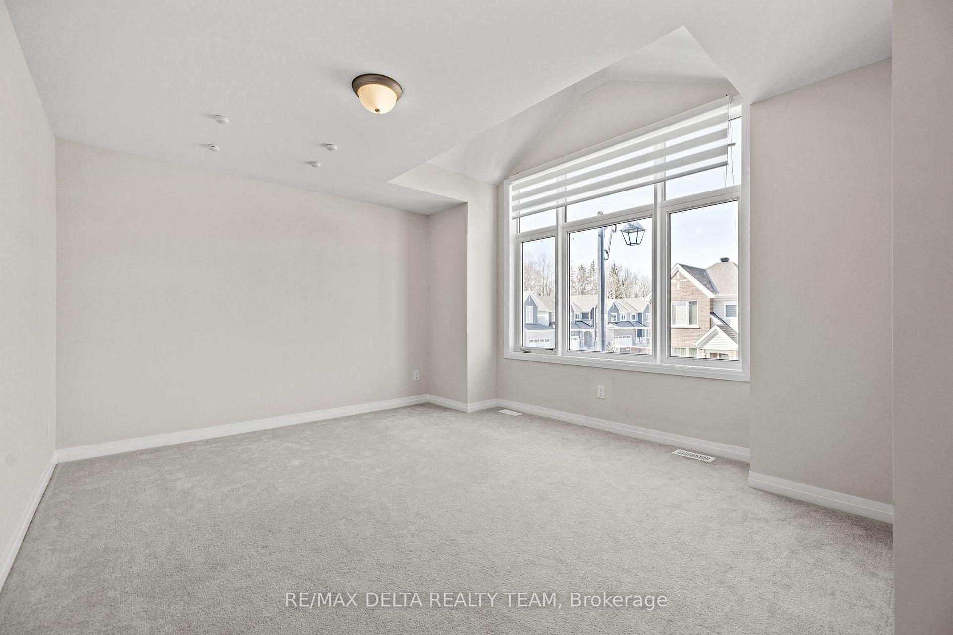 Photo 22 of 832 Mercier Crescent, Ottawa, Chapel Hill South - Orleans Village — HOMEH