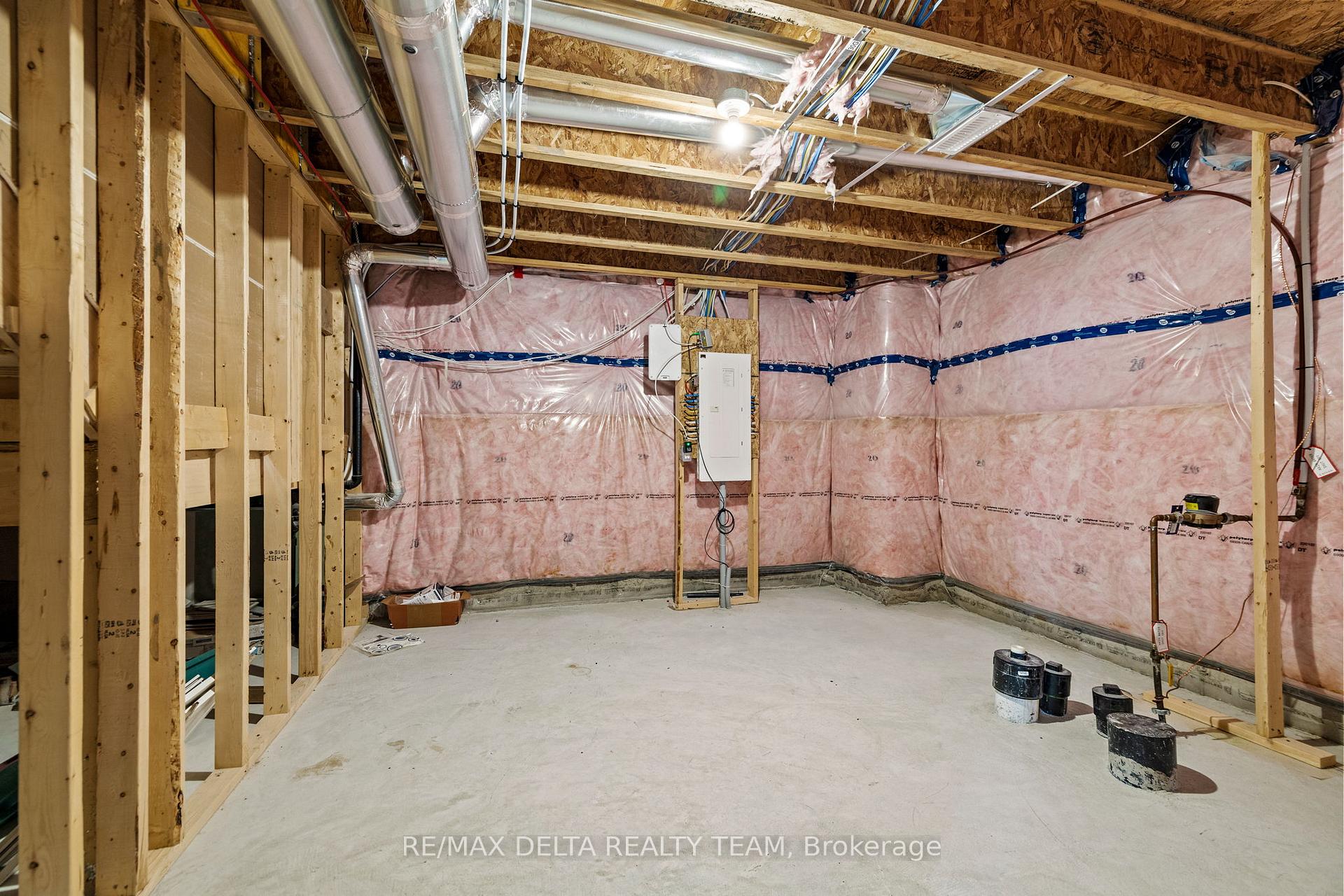 Photo 44 of 832 Mercier Crescent, Ottawa, Chapel Hill South - Orleans Village — HOMEH