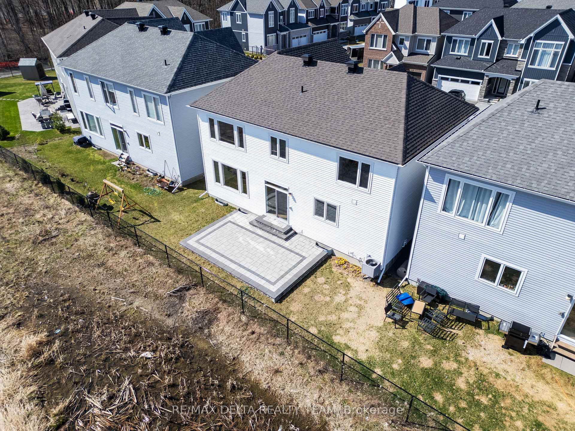 Photo 49 of 832 Mercier Crescent, Ottawa, Chapel Hill South - Orleans Village — HOMEH