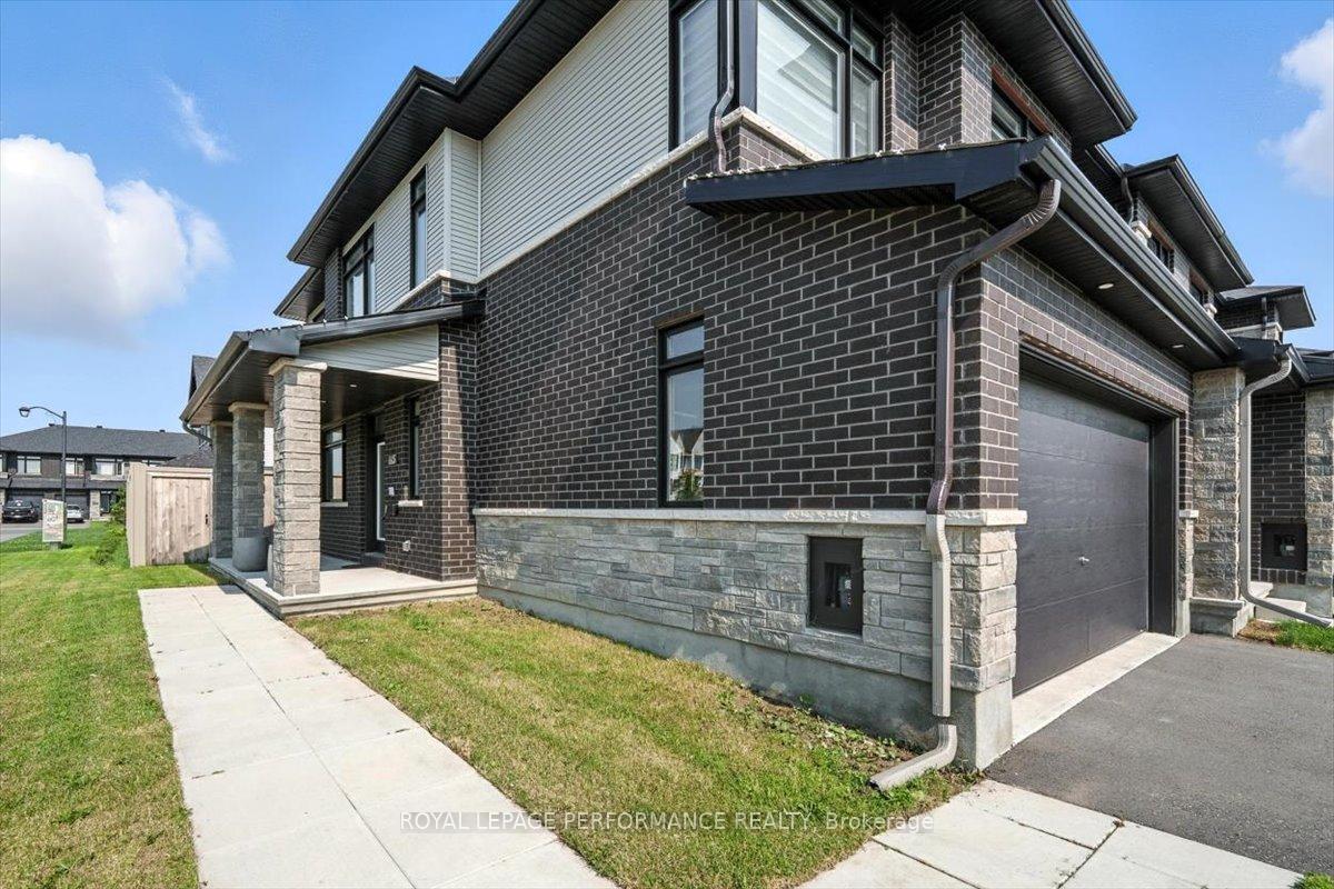 Photo 3 of 665 Cordelette Circle W, Ottawa, Mer Bleue/Bradley Estates/Anderson Park — HOMEH