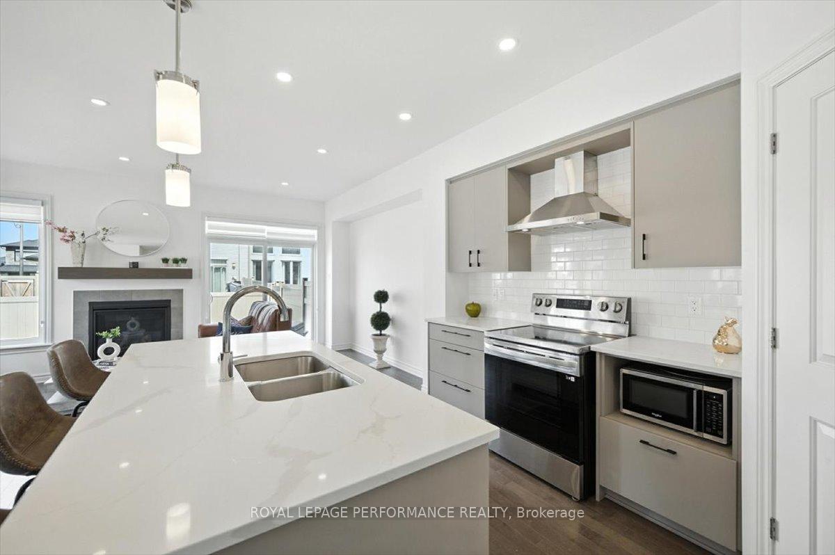 Photo 12 of 665 Cordelette Circle W, Ottawa, Mer Bleue/Bradley Estates/Anderson Park — HOMEH