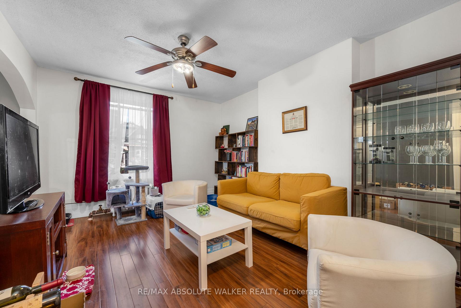 Photo 2 of Unit B, 104 Gilmour Street, Ottawa, Ottawa Centre/Golden Triangle — HOMEH