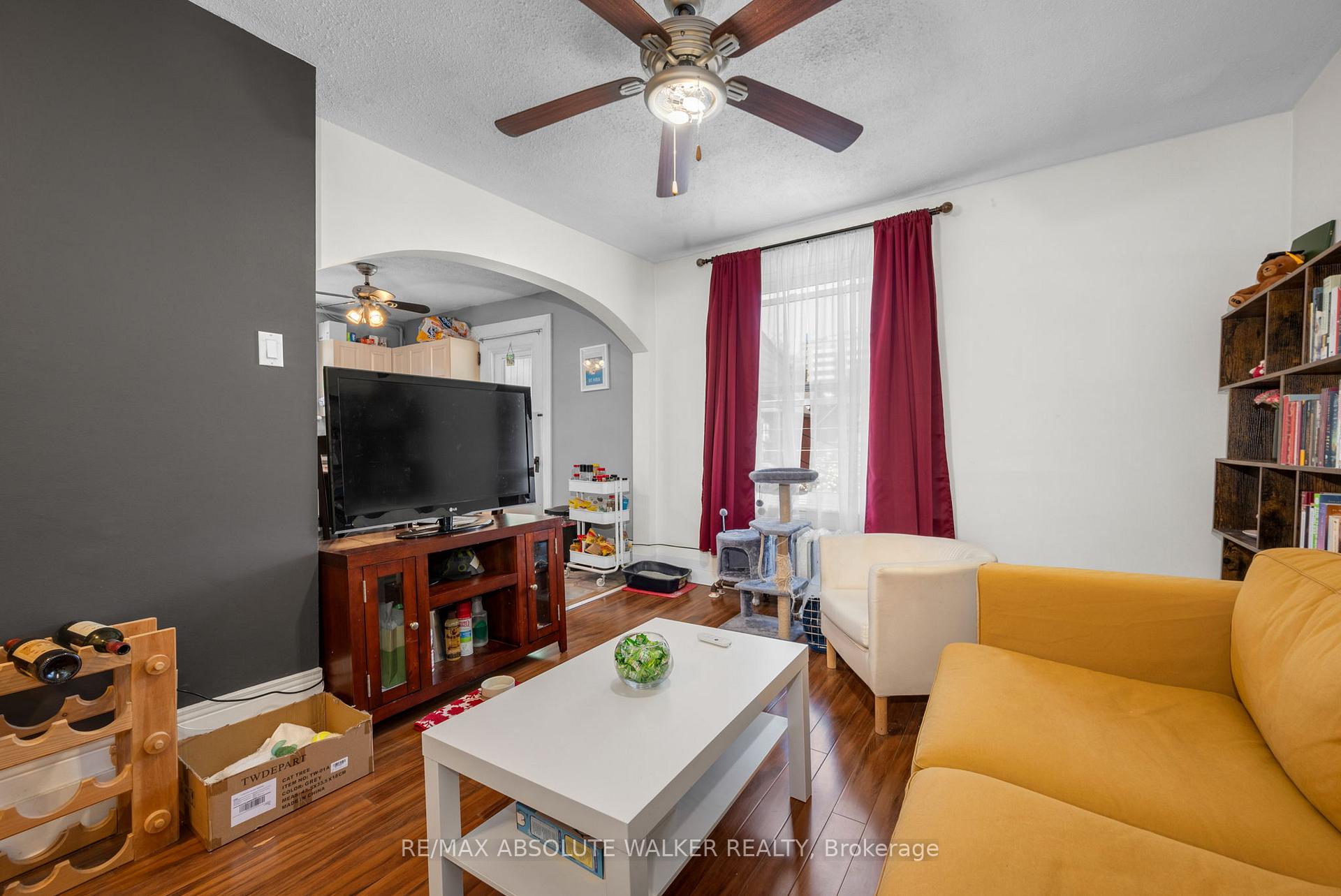 Photo 3 of Unit B, 104 Gilmour Street, Ottawa, Ottawa Centre/Golden Triangle — HOMEH