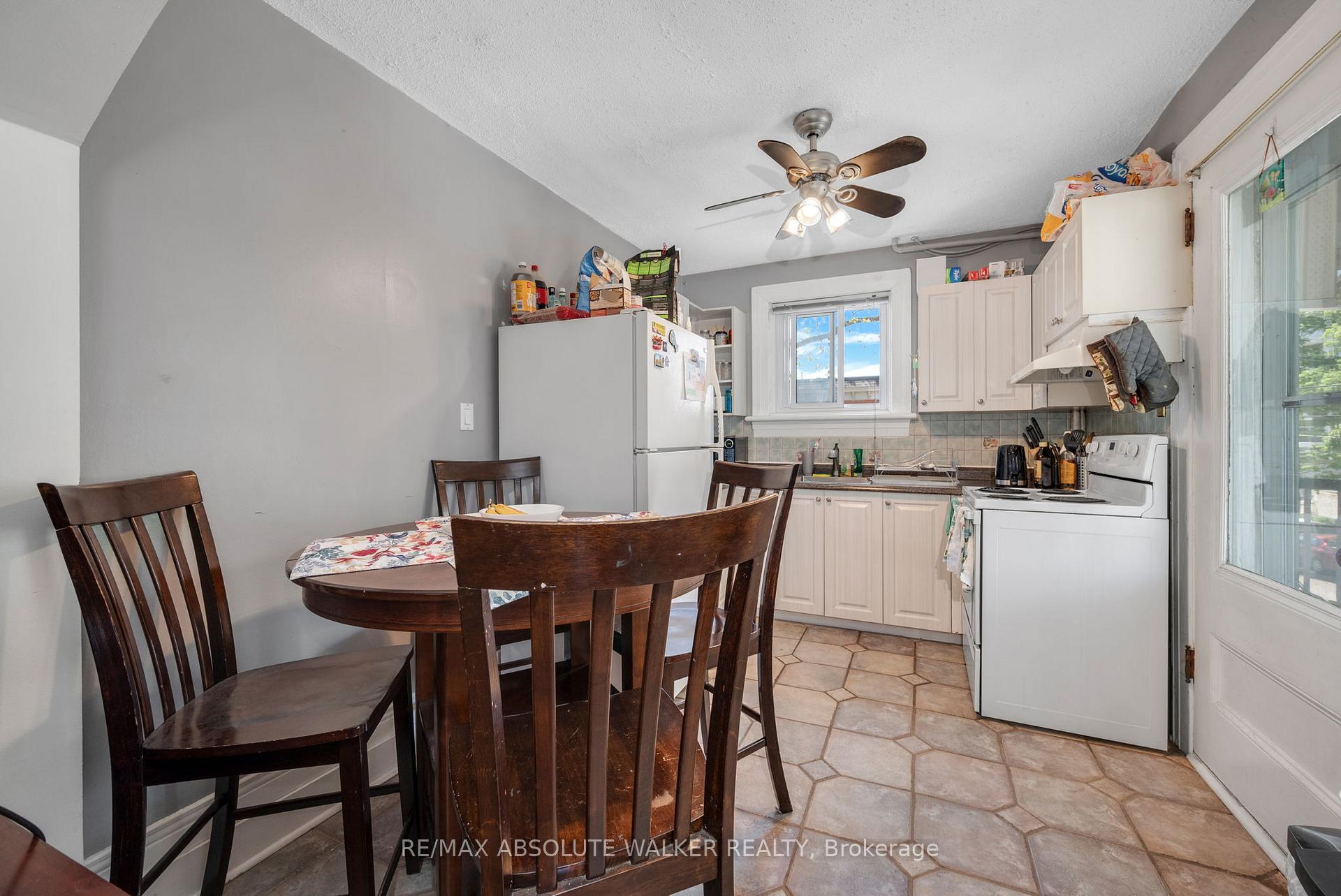 Photo 5 of Unit B, 104 Gilmour Street, Ottawa, Ottawa Centre/Golden Triangle — HOMEH