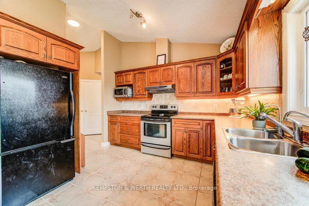 Photo 20 of 995 Boyd Avenue, North Perth, Listowel — HOMEH
