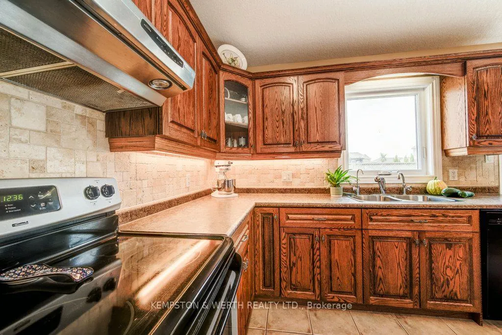 Photo 21 of 995 Boyd Avenue, North Perth, Listowel — HOMEH