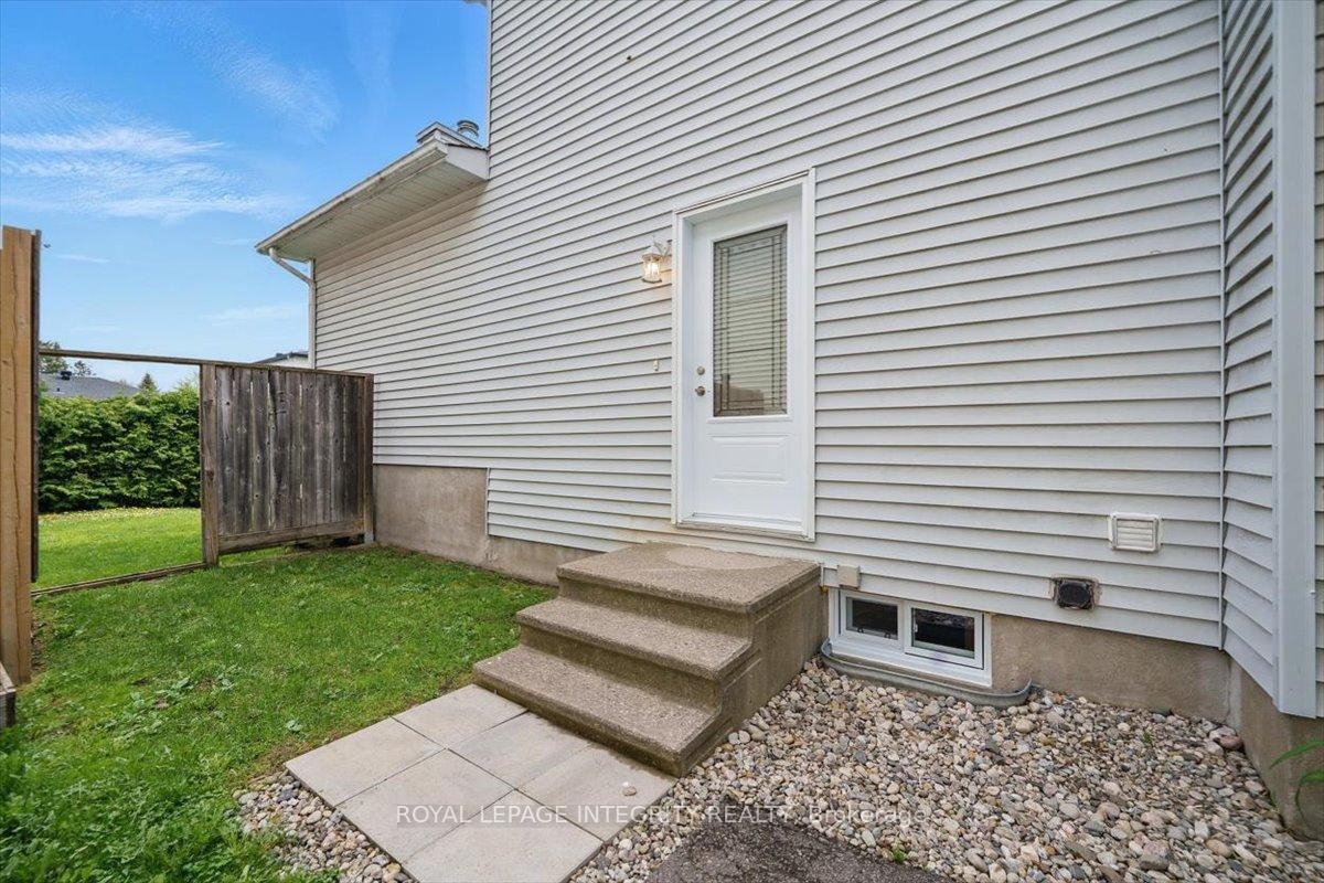 Photo 36 of 1561 Verchere Street, Ottawa, Chateauneuf — HOMEH