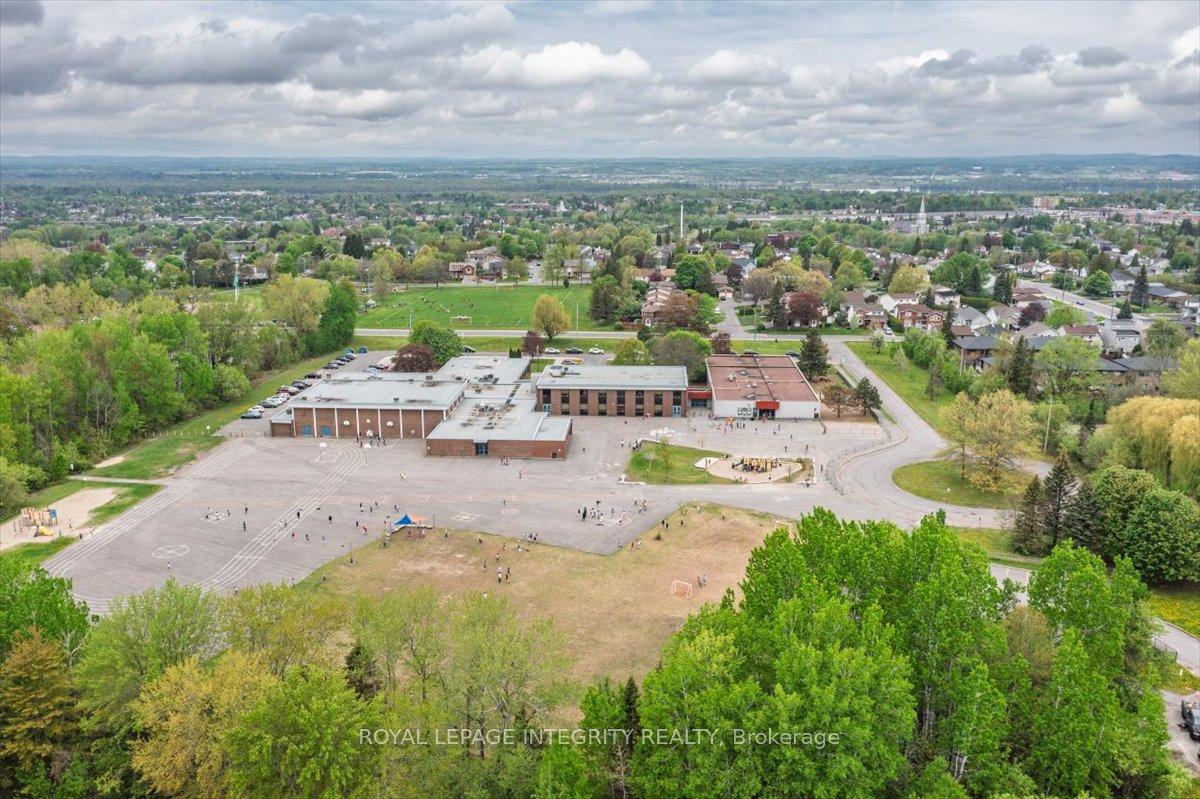 Photo 44 of 1561 Verchere Street, Ottawa, Chateauneuf — HOMEH
