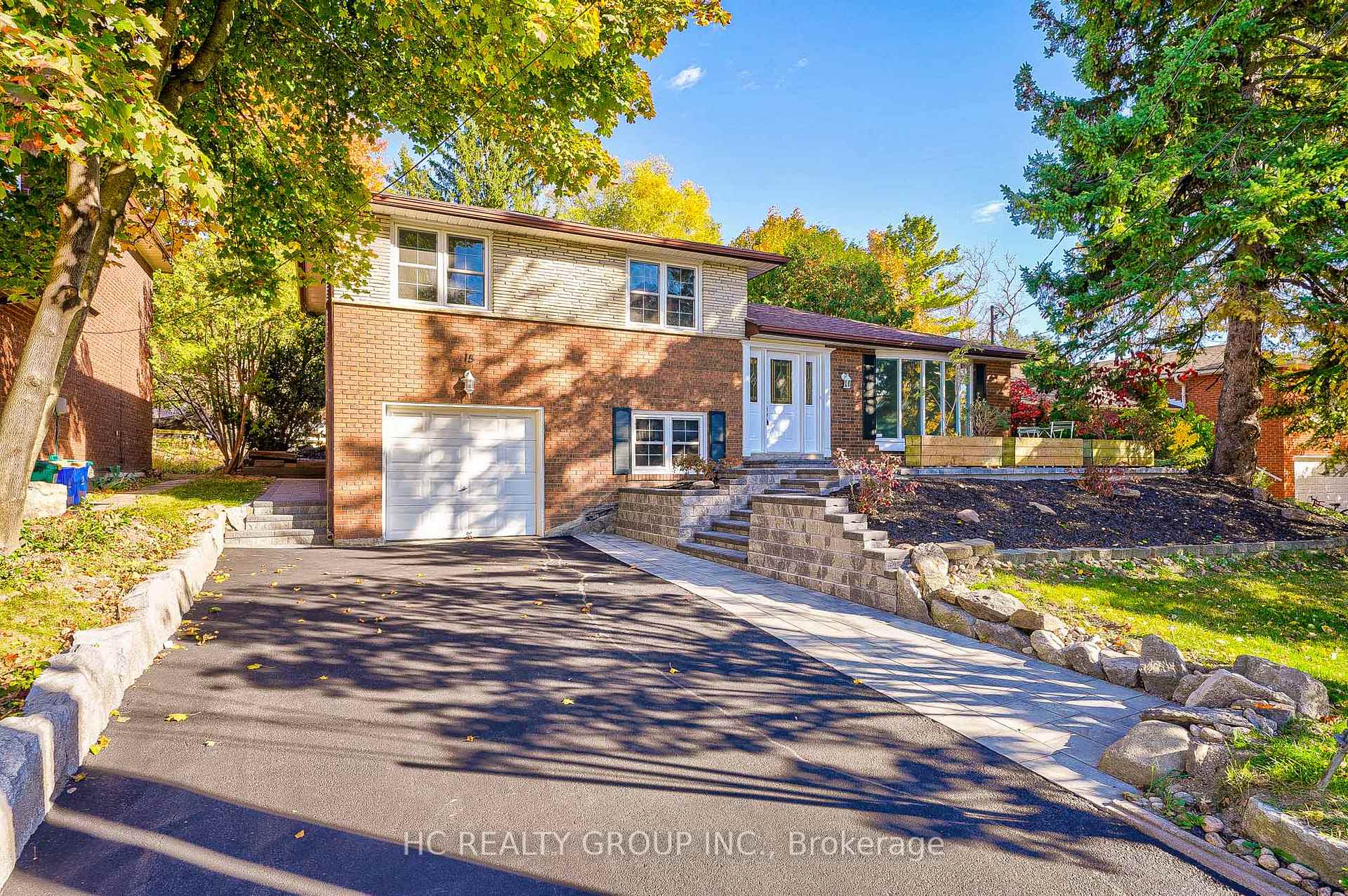 Photo 2 of 15 Willowgate Drive, Markham, Bullock — HOMEH