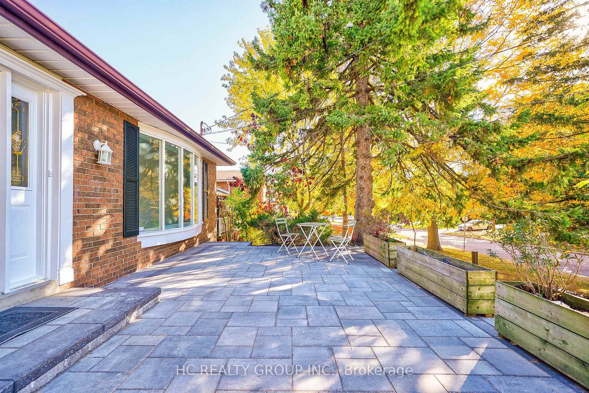 Photo 4 of 15 Willowgate Drive, Markham, Bullock — HOMEH