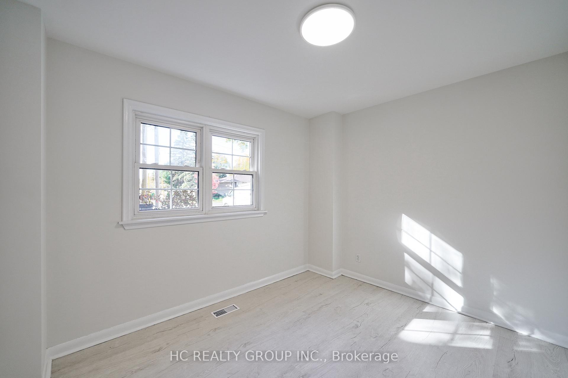 Photo 25 of 15 Willowgate Drive, Markham, Bullock — HOMEH