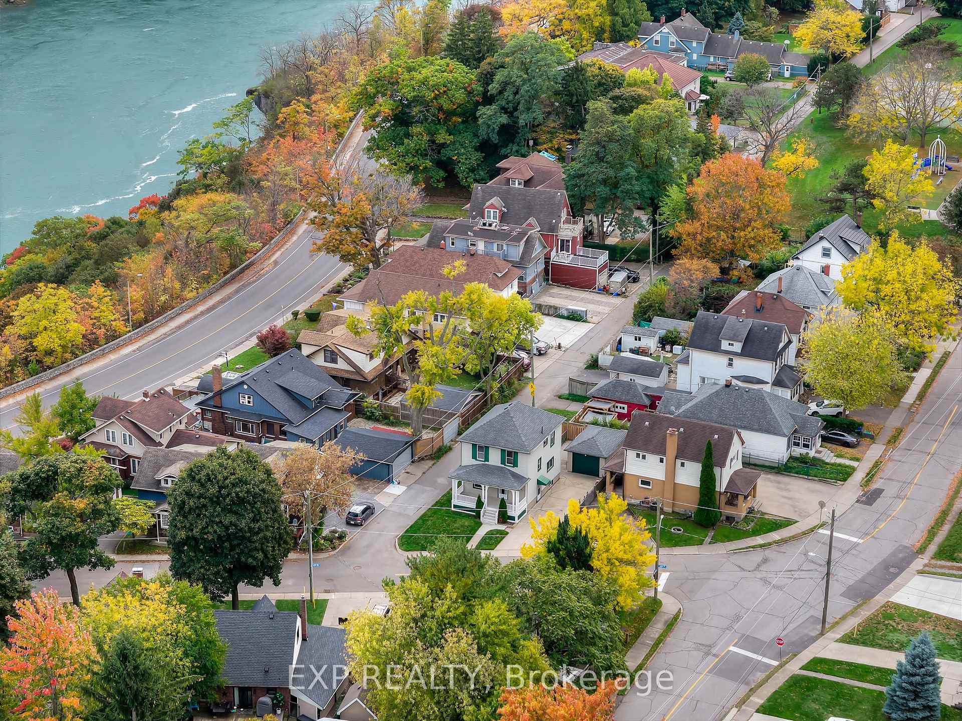 Photo 2 of 4364 Otter Street, Niagara Falls, Downtown — HOMEH