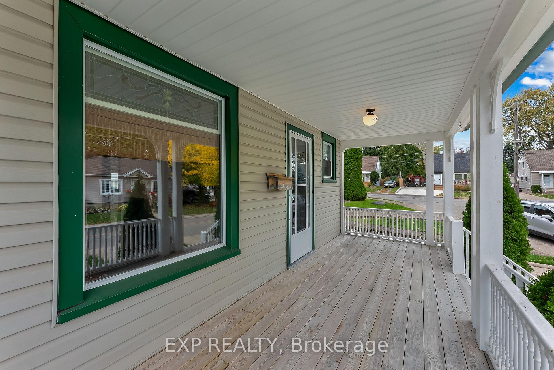 Photo 6 of 4364 Otter Street, Niagara Falls, Downtown — HOMEH