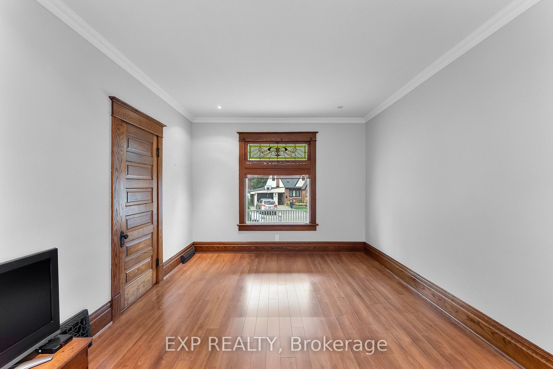 Photo 12 of 4364 Otter Street, Niagara Falls, Downtown — HOMEH