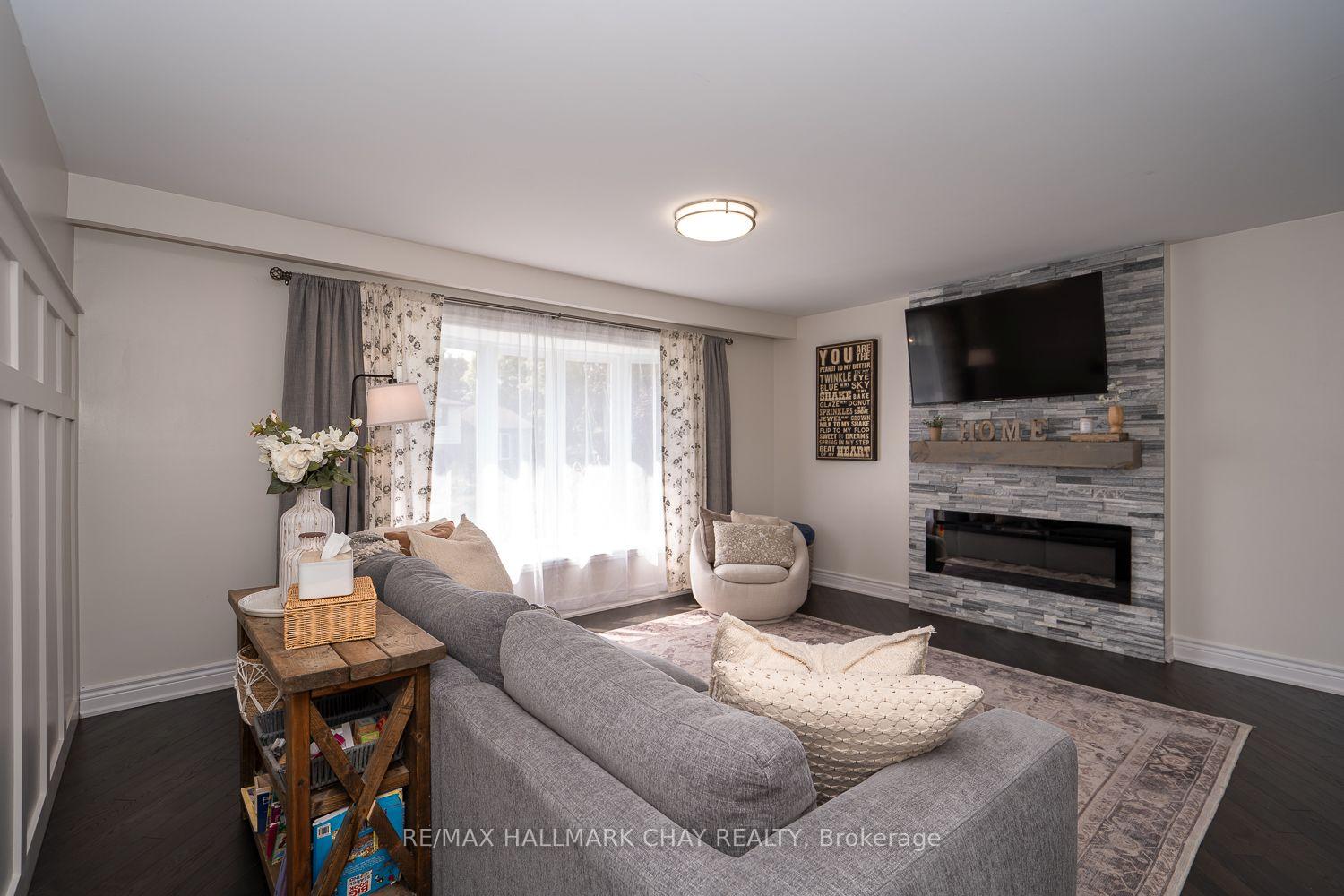 Photo 4 of 277 Tupper Boulevard, New Tecumseth, Alliston — HOMEH
