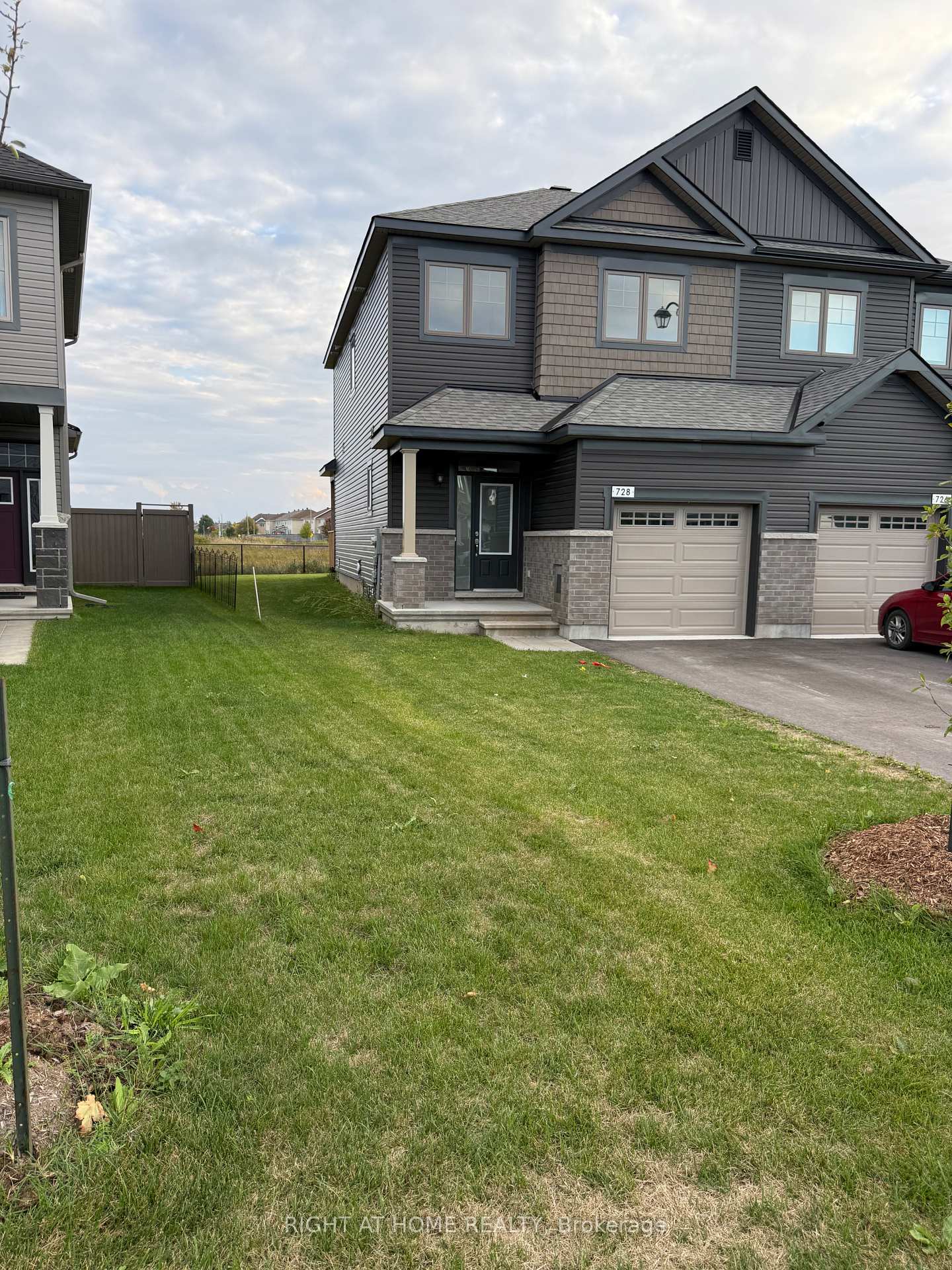 Photo 2 of 728 Petanque Crescent, Ottawa, Notting Hill/Summerside — HOMEH