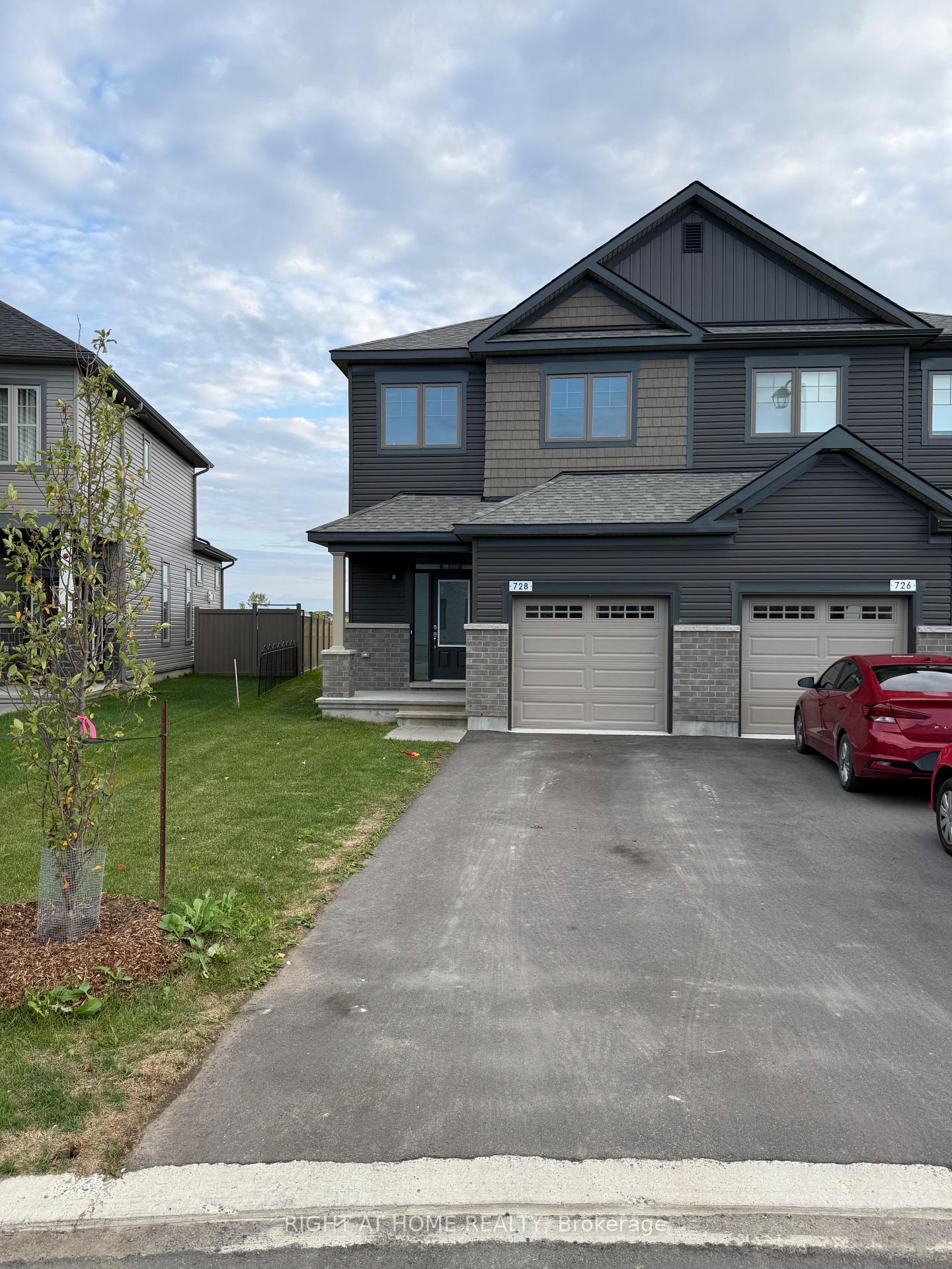 Photo 3 of 728 Petanque Crescent, Ottawa, Notting Hill/Summerside — HOMEH