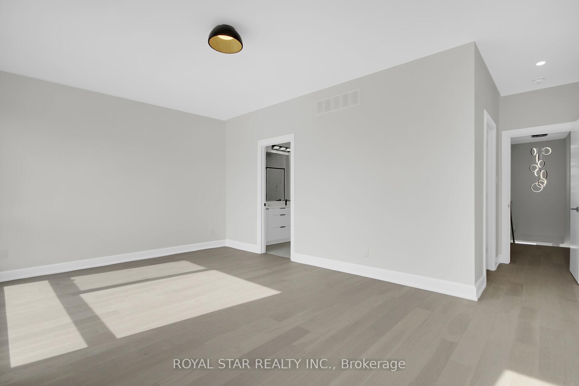 Photo 18 of 551 Mutual Street, Ottawa, Castle Heights — HOMEH