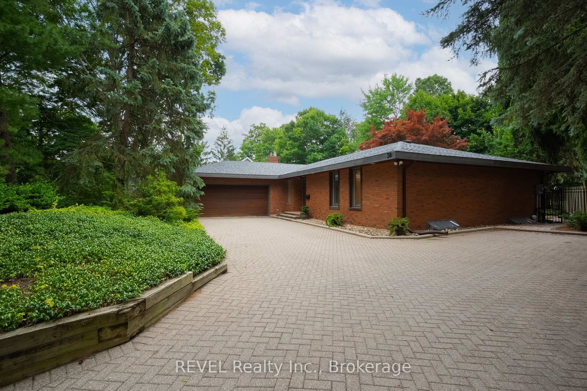 Photo 1 of 38 Forest Hill Crescent, Pelham, Fonthill — HOMEH