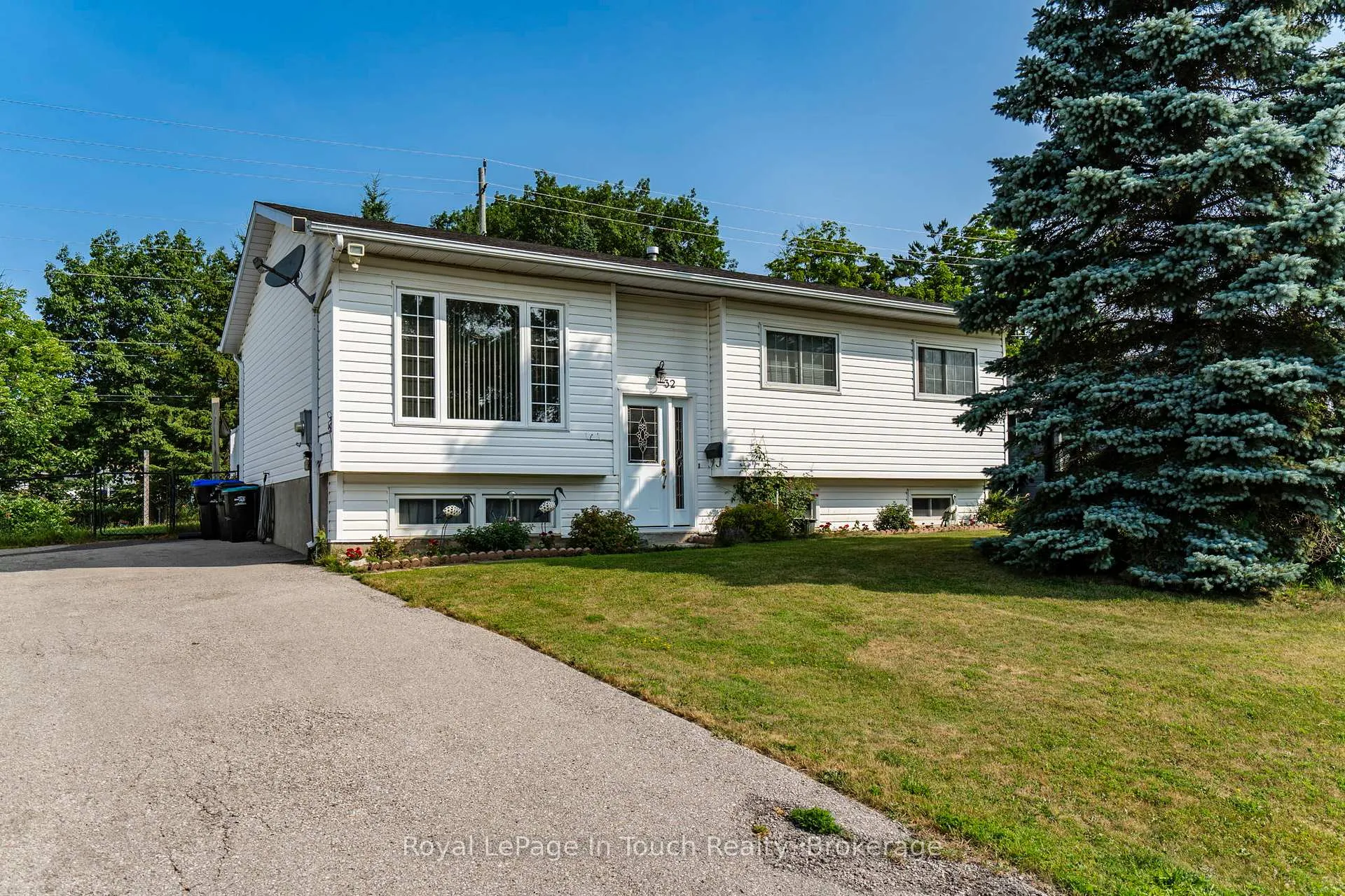 Front of 32 Bridle Road