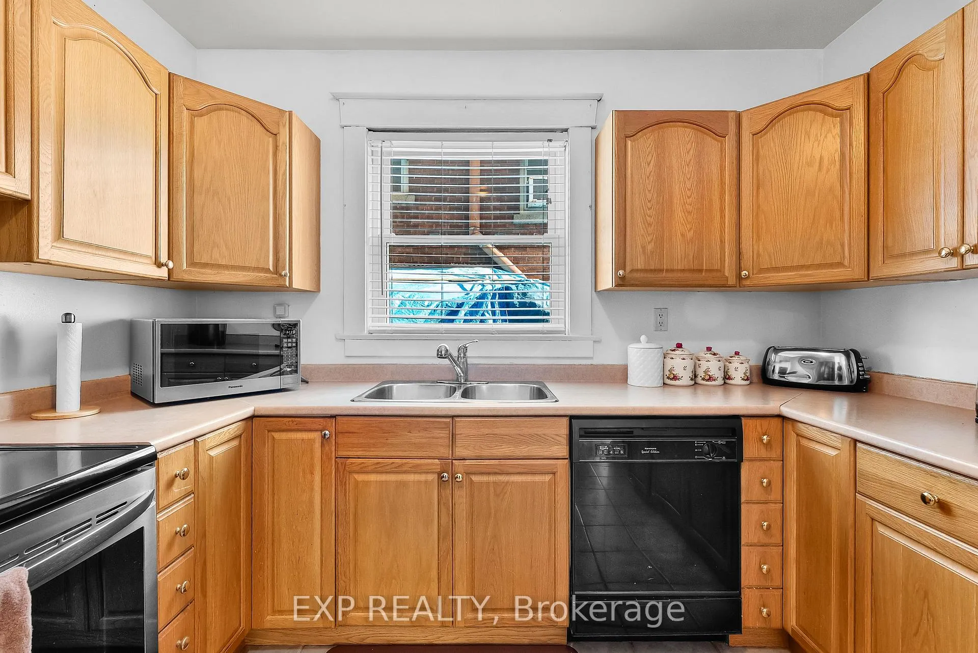 Photo 15 of 5132 Morrison Street, Niagara Falls, Cherrywood — HOMEH