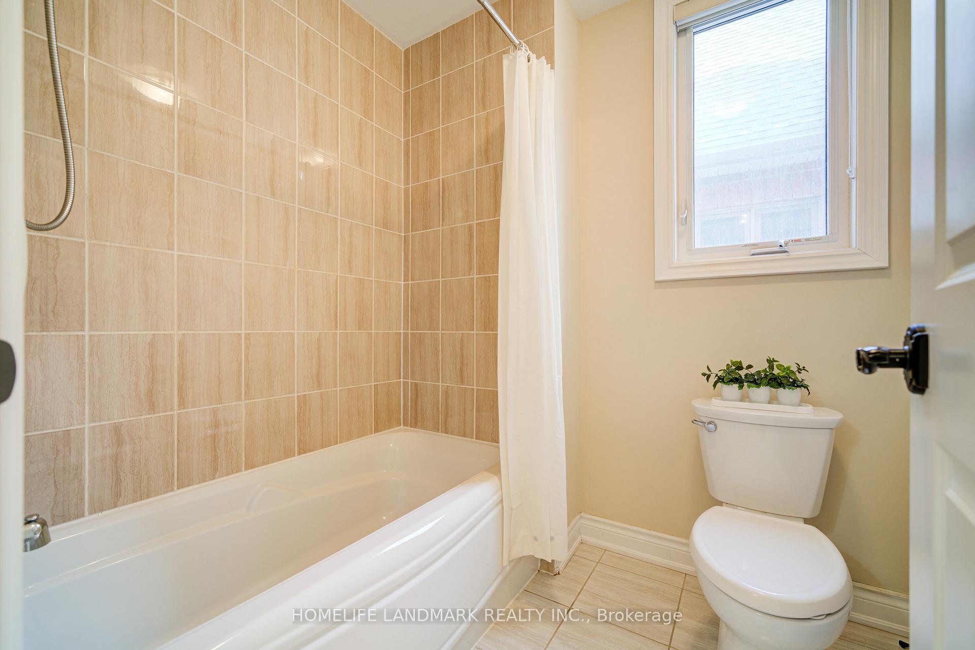 Photo 32 of 8 Tralee Court, Markham, Angus Glen — HOMEH
