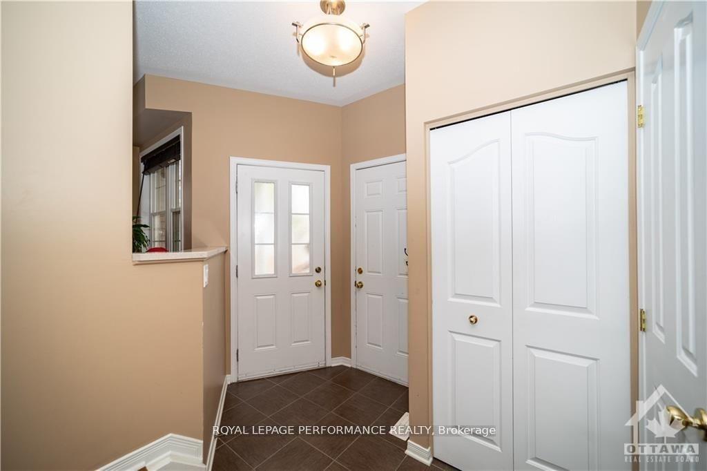 Photo 2 of 2363 Glandriel Crescent, Ottawa, Springridge/East Village — HOMEH