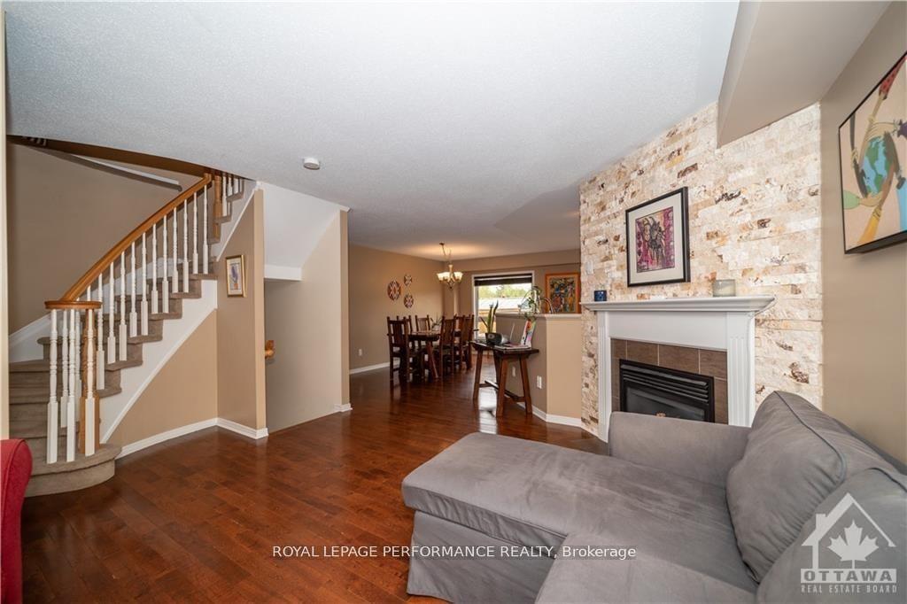 Photo 5 of 2363 Glandriel Crescent, Ottawa, Springridge/East Village — HOMEH