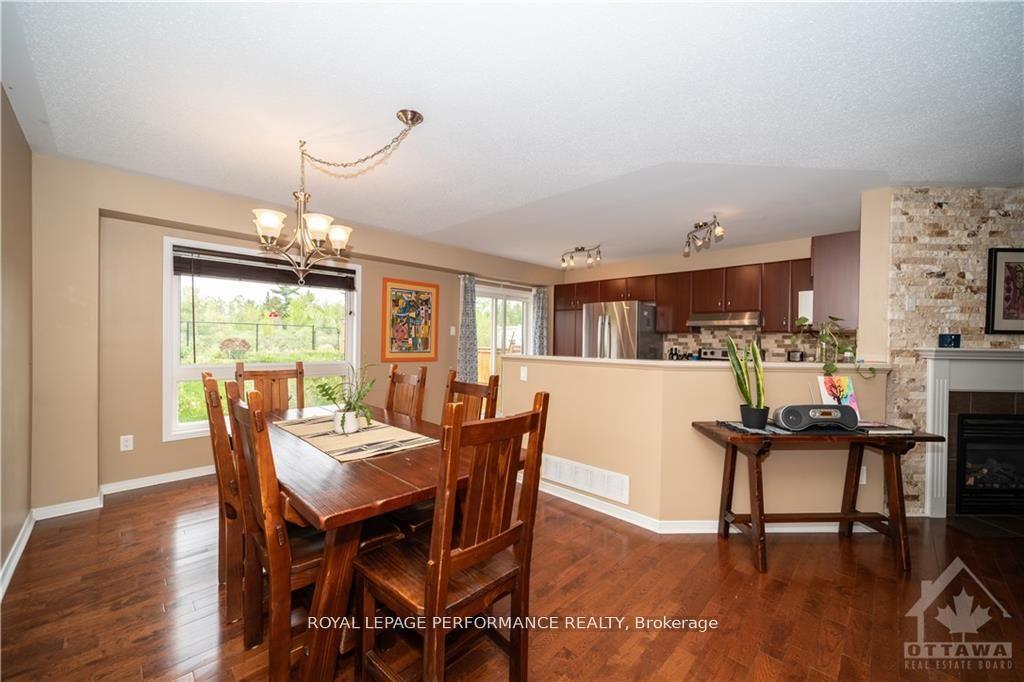 Photo 6 of 2363 Glandriel Crescent, Ottawa, Springridge/East Village — HOMEH