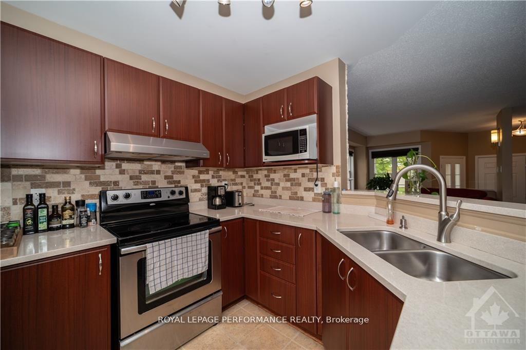 Photo 8 of 2363 Glandriel Crescent, Ottawa, Springridge/East Village — HOMEH
