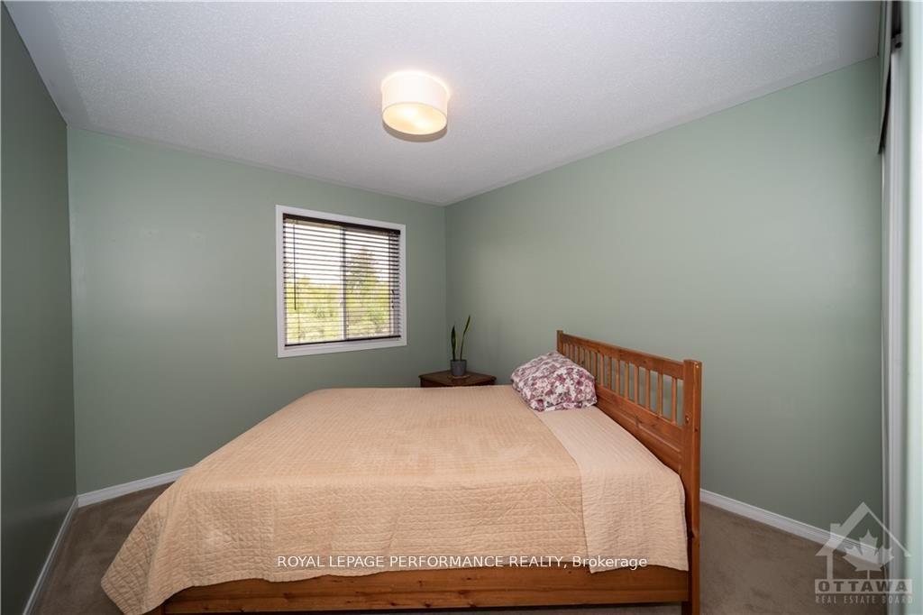 Photo 14 of 2363 Glandriel Crescent, Ottawa, Springridge/East Village — HOMEH