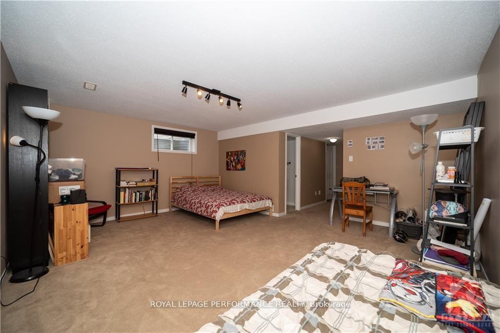 Photo 20 of 2363 Glandriel Crescent, Ottawa, Springridge/East Village — HOMEH