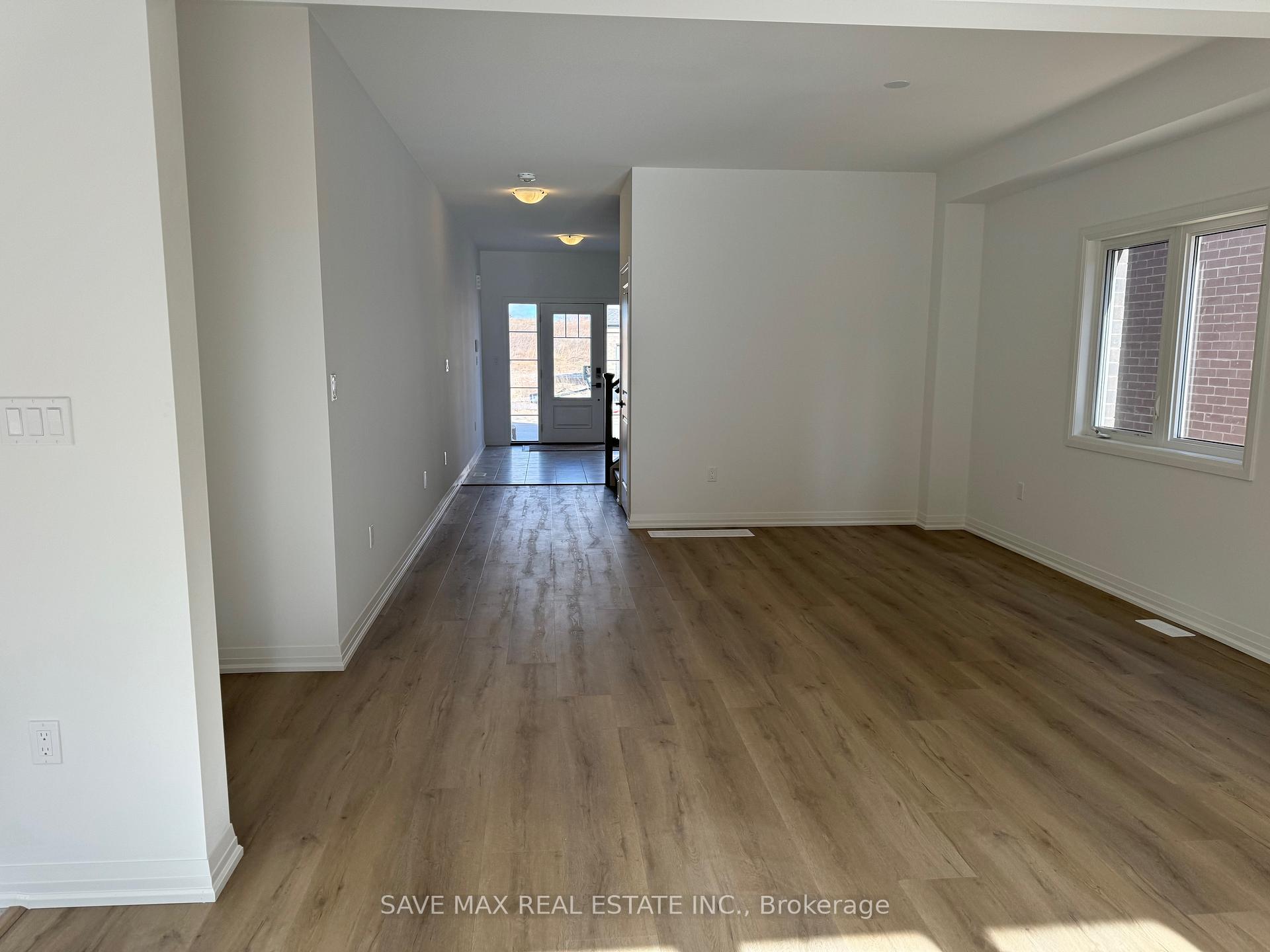Photo 2 of 94 Acacia Road N, Pelham, Fonthill — HOMEH