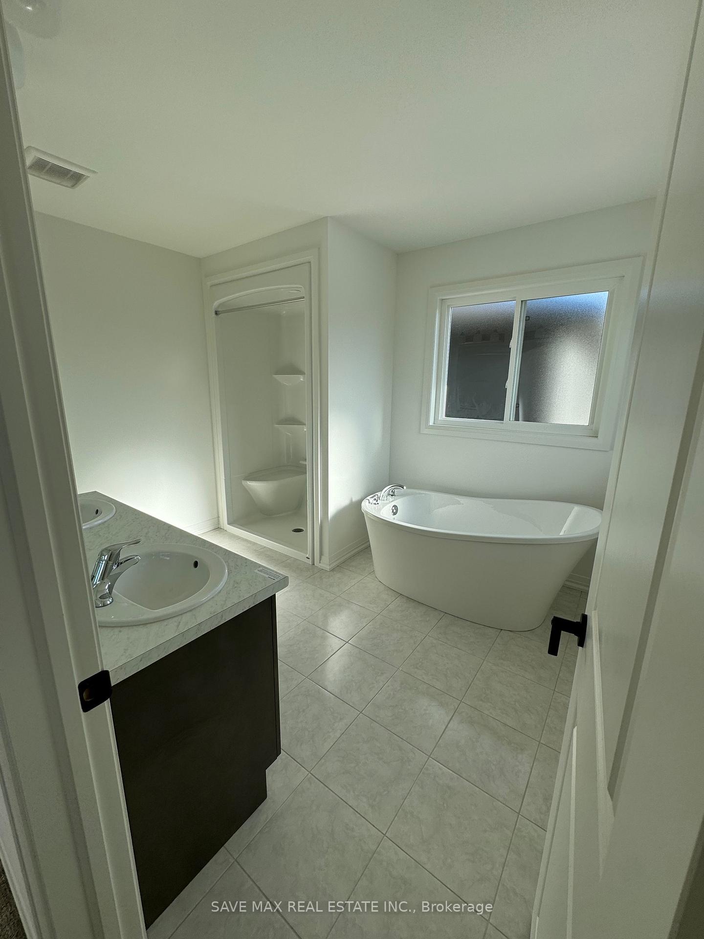 Photo 23 of 94 Acacia Road N, Pelham, Fonthill — HOMEH