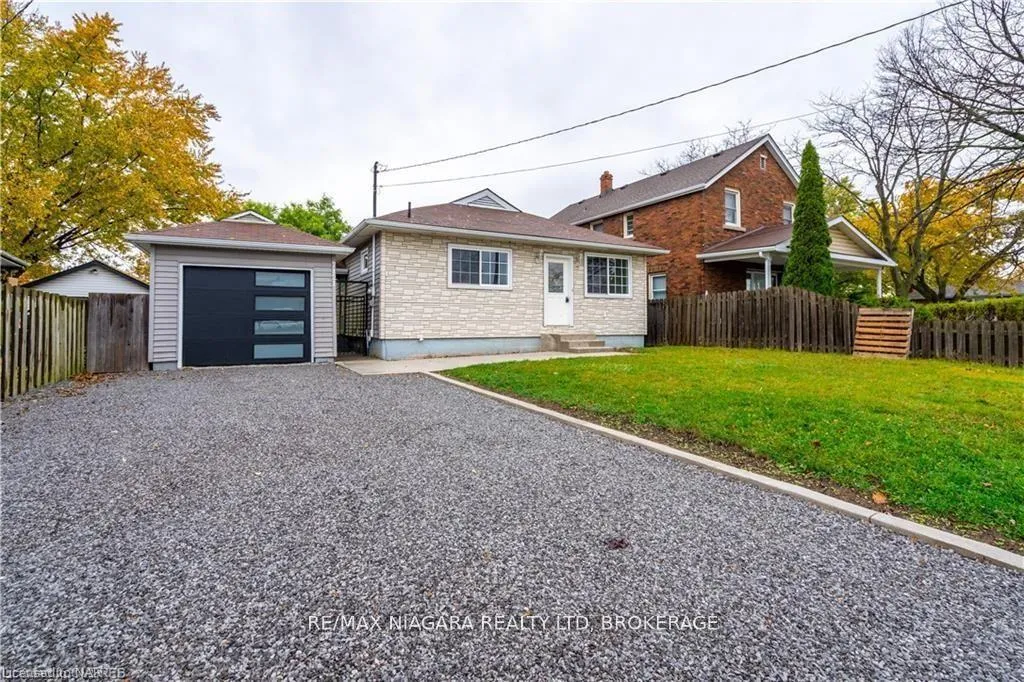 Photo 2 of Unit LOWER, 7121 Dorchester Road, Niagara Falls, Arad/Fallsview — HOMEH