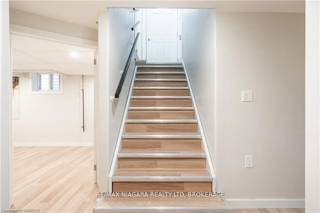Photo 3 of Unit LOWER, 7121 Dorchester Road, Niagara Falls, Arad/Fallsview — HOMEH