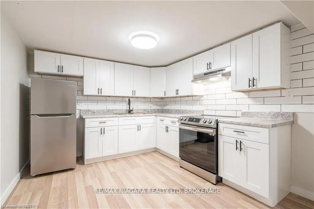Photo 4 of Unit LOWER, 7121 Dorchester Road, Niagara Falls, Arad/Fallsview — HOMEH