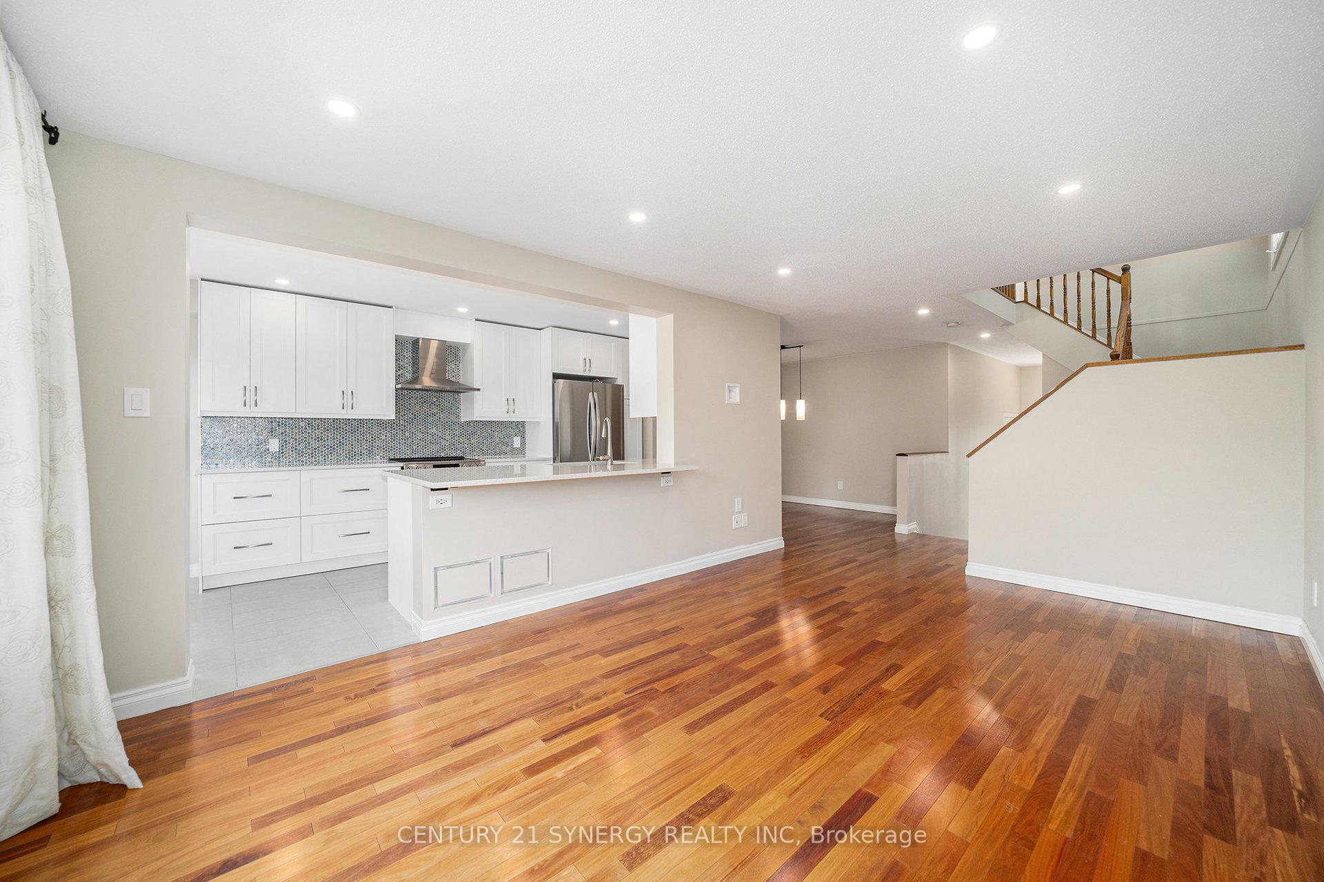 Photo 4 of 6065 Pineglade Crescent, Ottawa, Chapel Hill South - Orleans Village — HOMEH